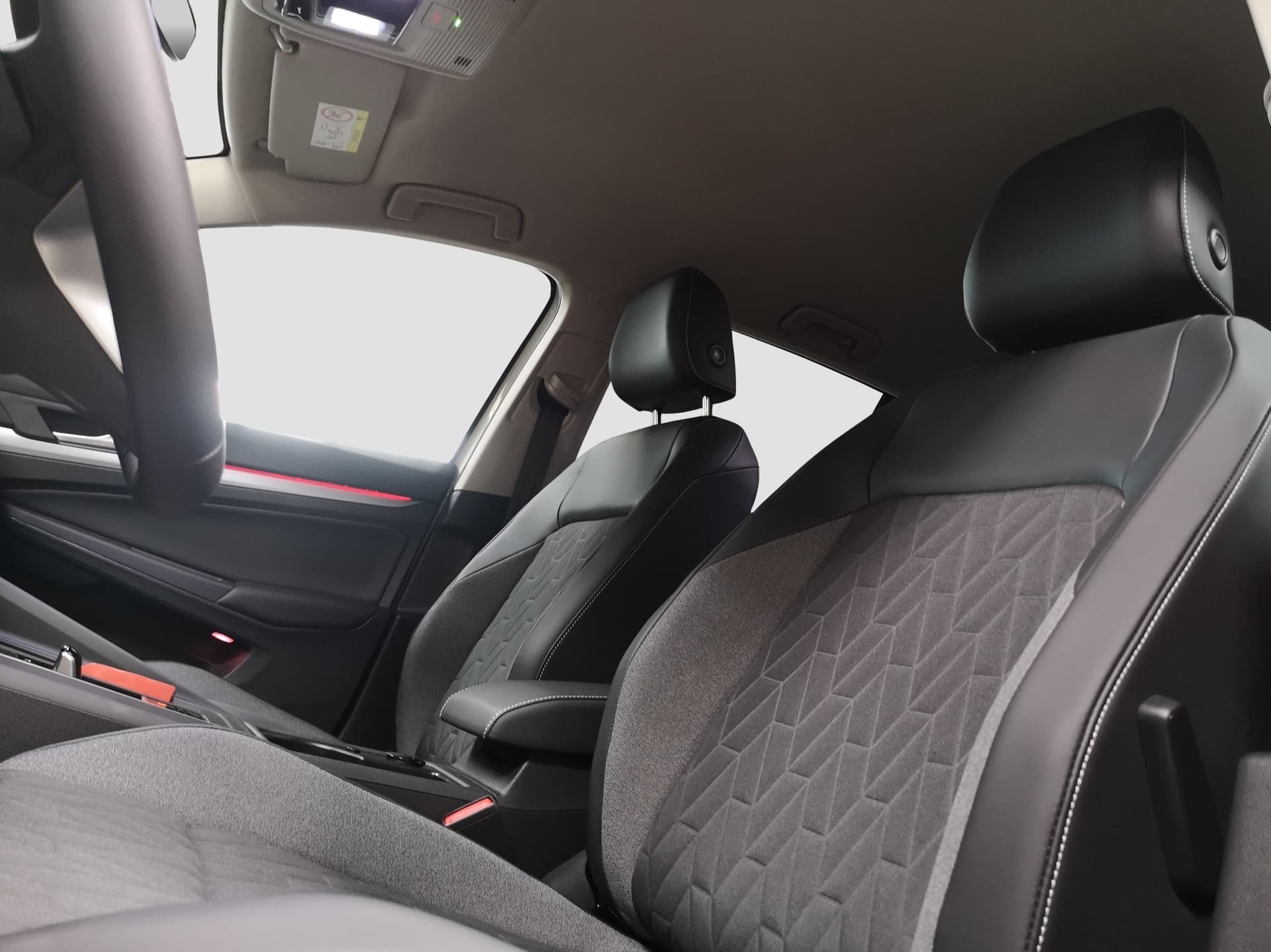 Volkswagen Golf Life 1.5 l eTSI OPF  DSG Bild 16