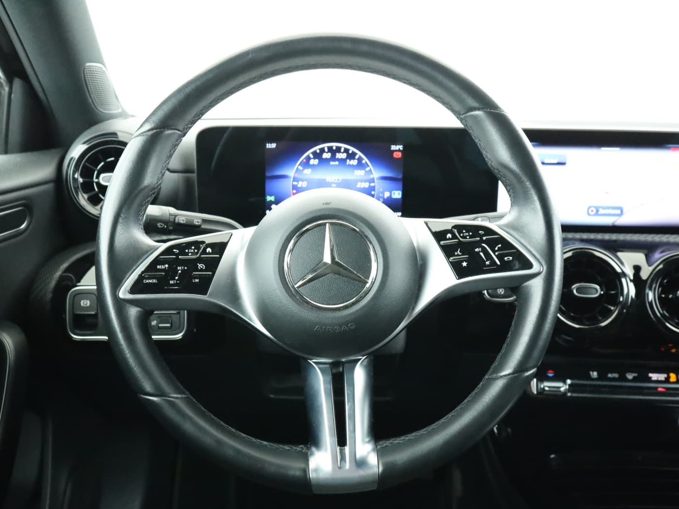 Mercedes-Benz A 180 d Bild 11