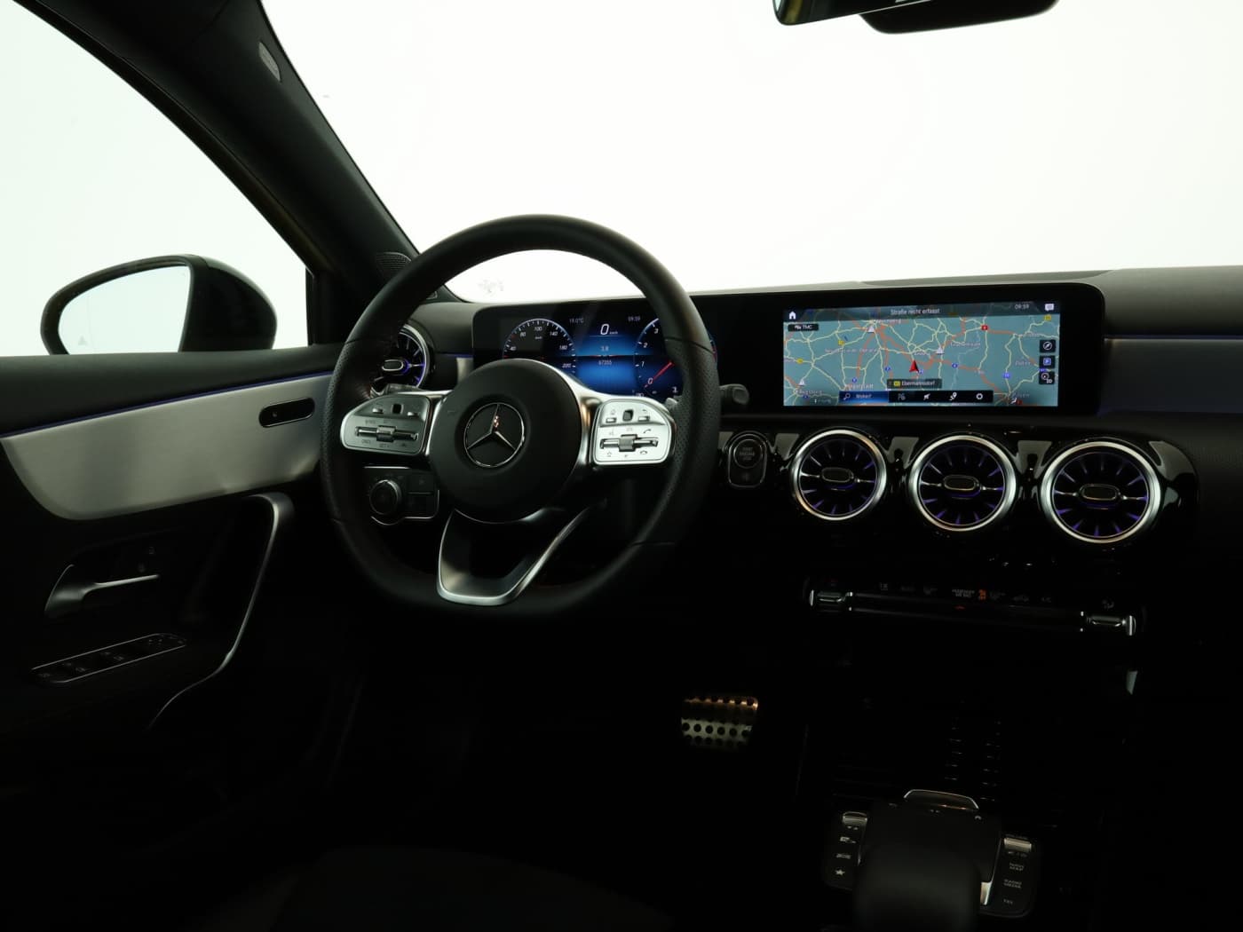 Mercedes-Benz A 250 4M Bild 10
