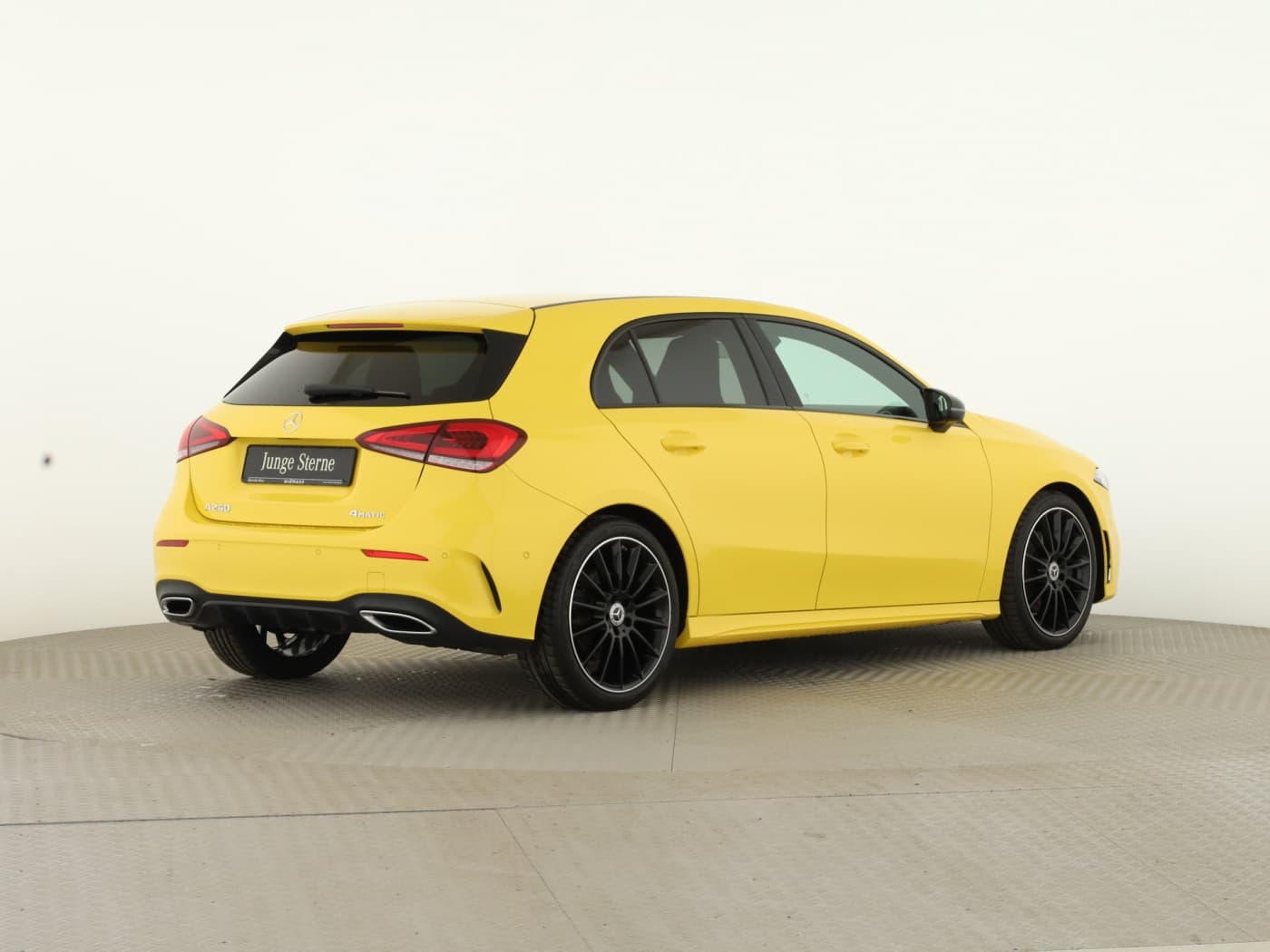 Mercedes-Benz A 250 4M Bild 6