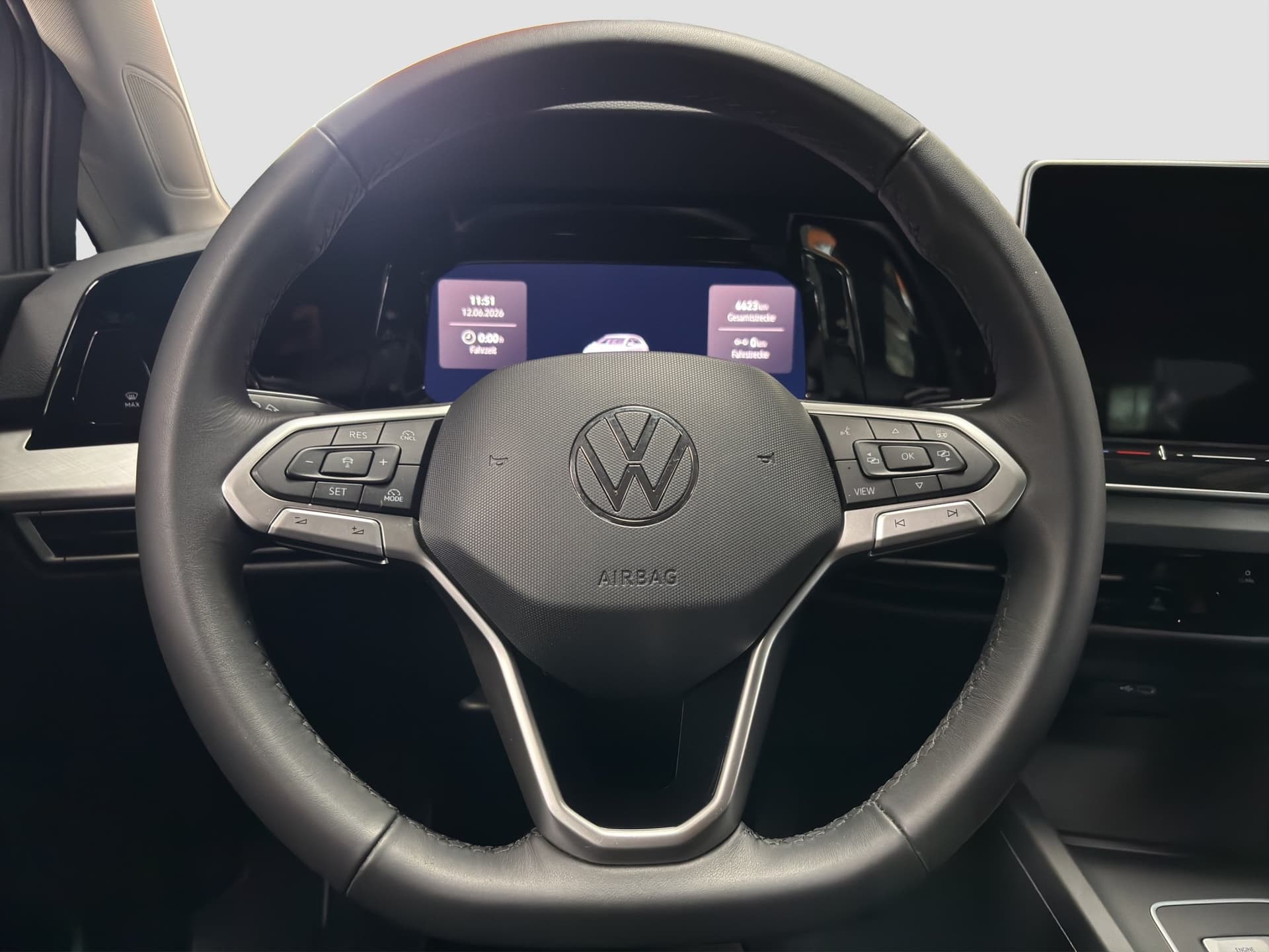 Volkswagen Golf Life 1.5 TSI 115 PS DSG ACC KAMERA Bild 10