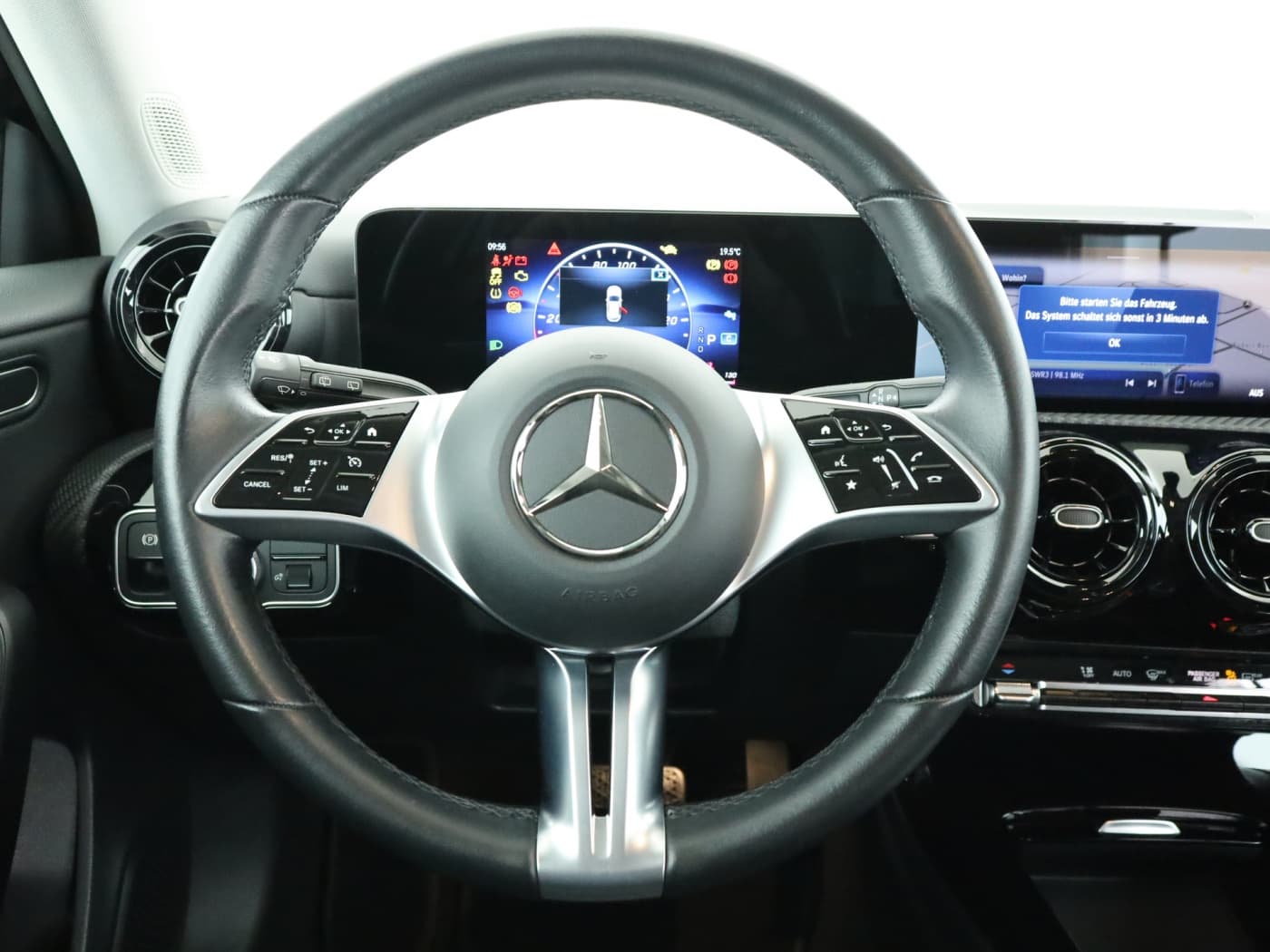 Mercedes-Benz A 180 d Bild 11