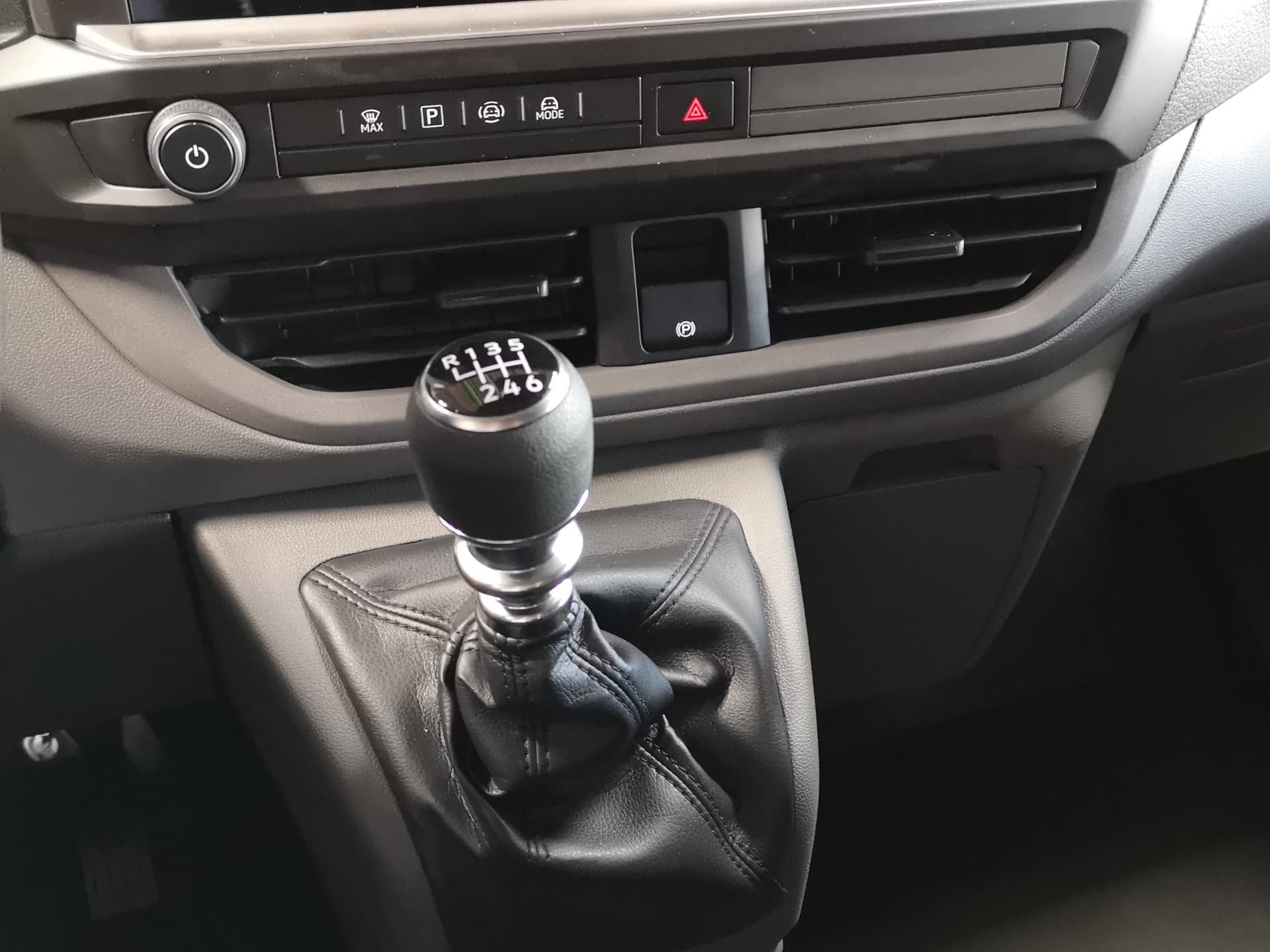 Volkswagen Transporter Kasten 2.0 TDI Bild 13