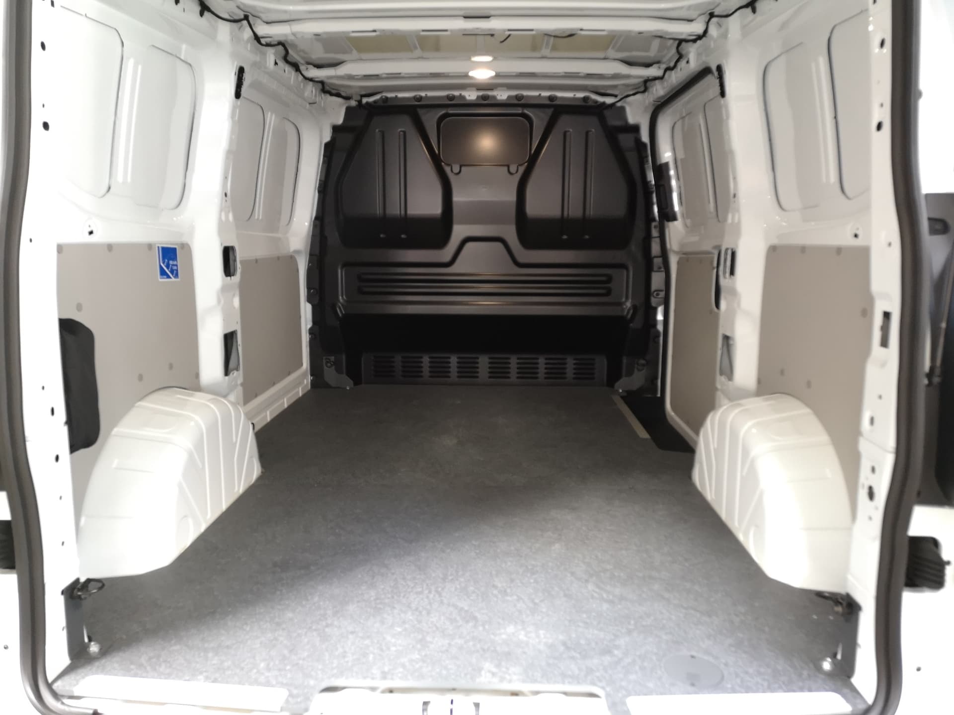Volkswagen Transporter Kasten 2.0 TDI Bild 18
