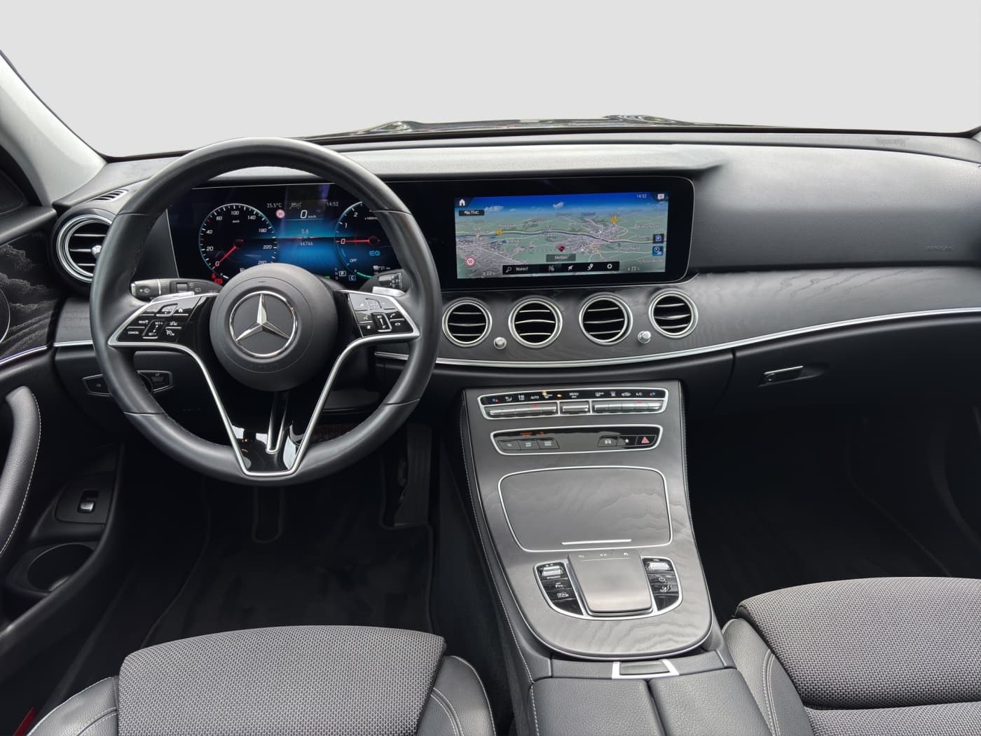 Mercedes-Benz E 300 de T Bild 9