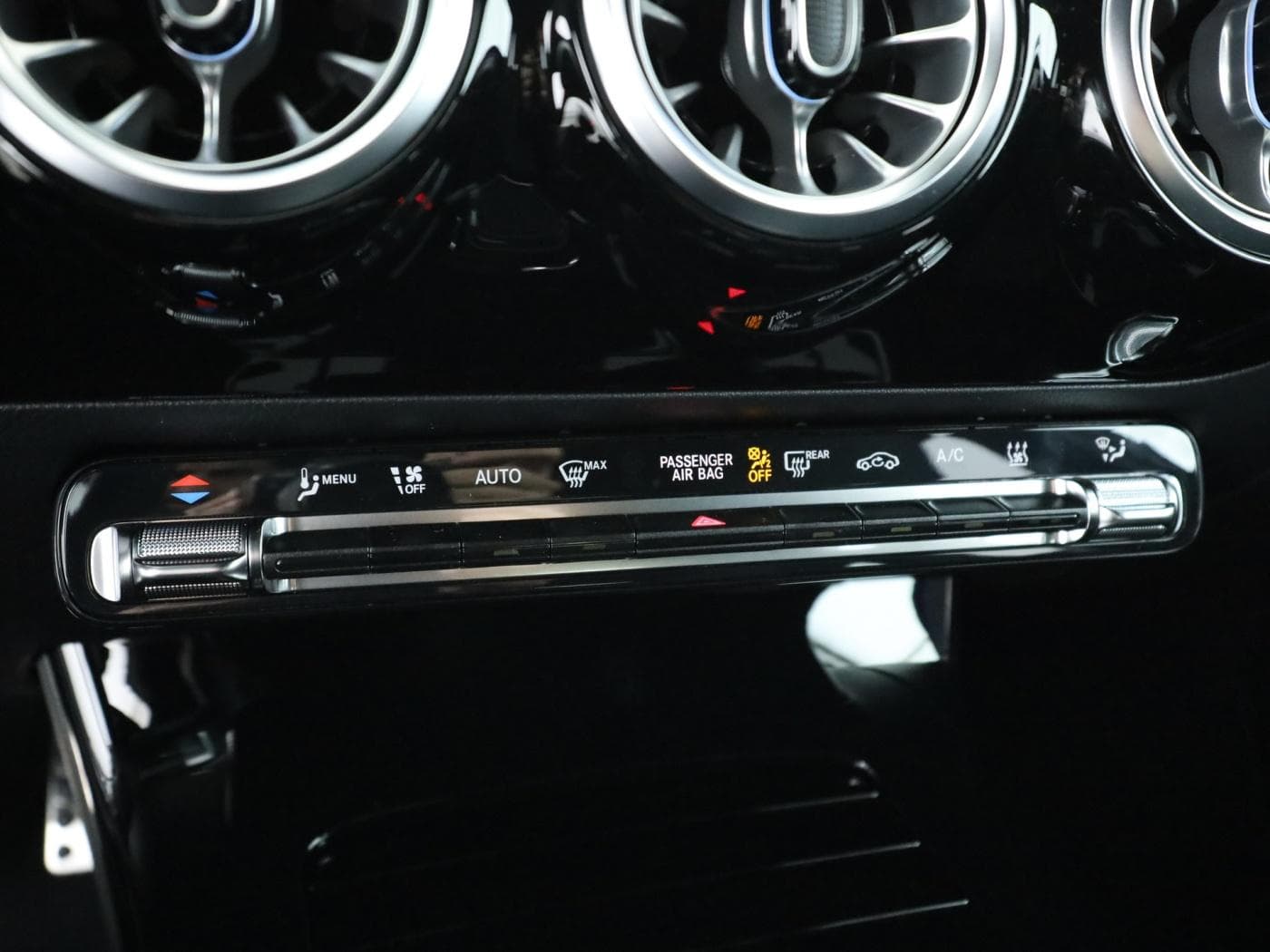 Mercedes-Benz A 250 e Bild 14