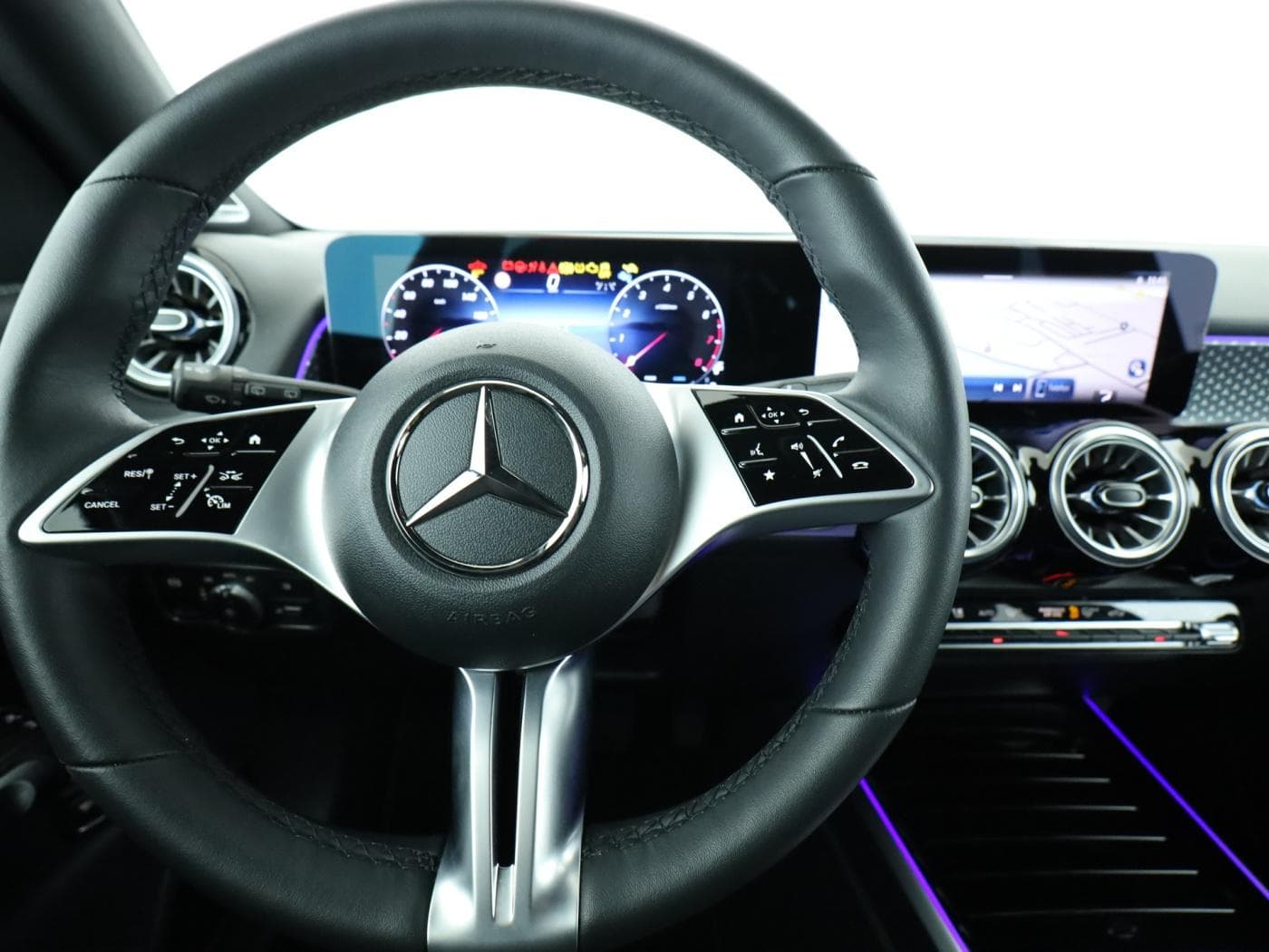 Mercedes-Benz GLB 250 4M Bild 11