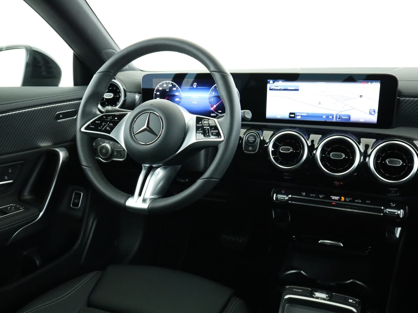 Mercedes-Benz CLA 180 Bild 10