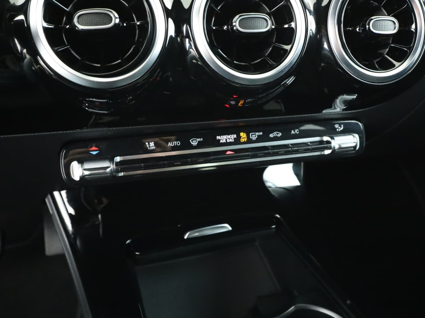 Mercedes-Benz CLA 180 Bild 14