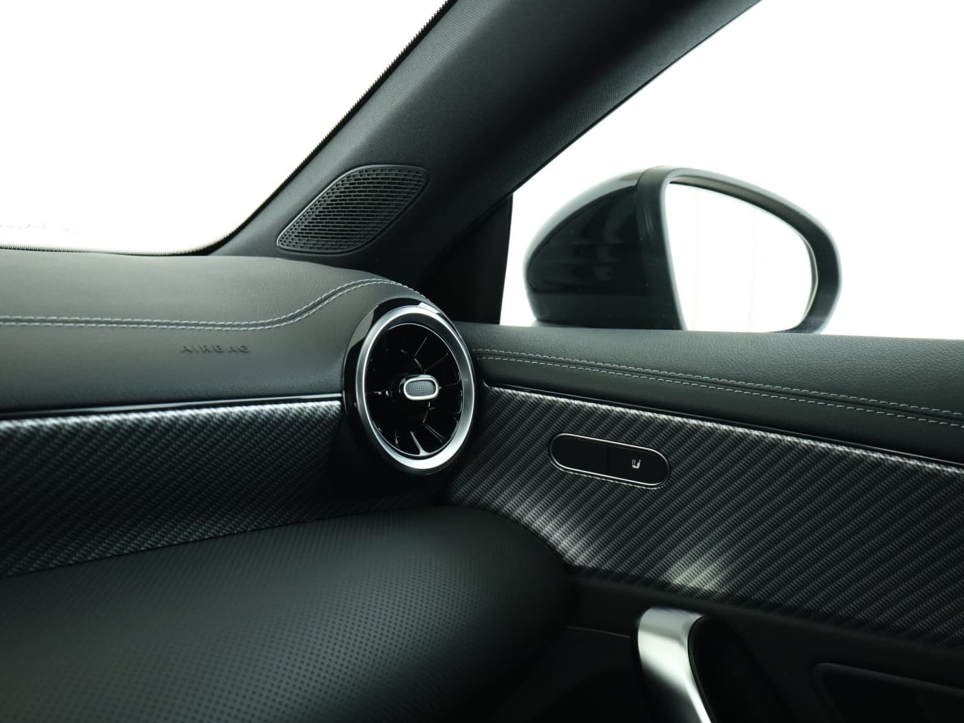 Mercedes-Benz CLA 180 Bild 16