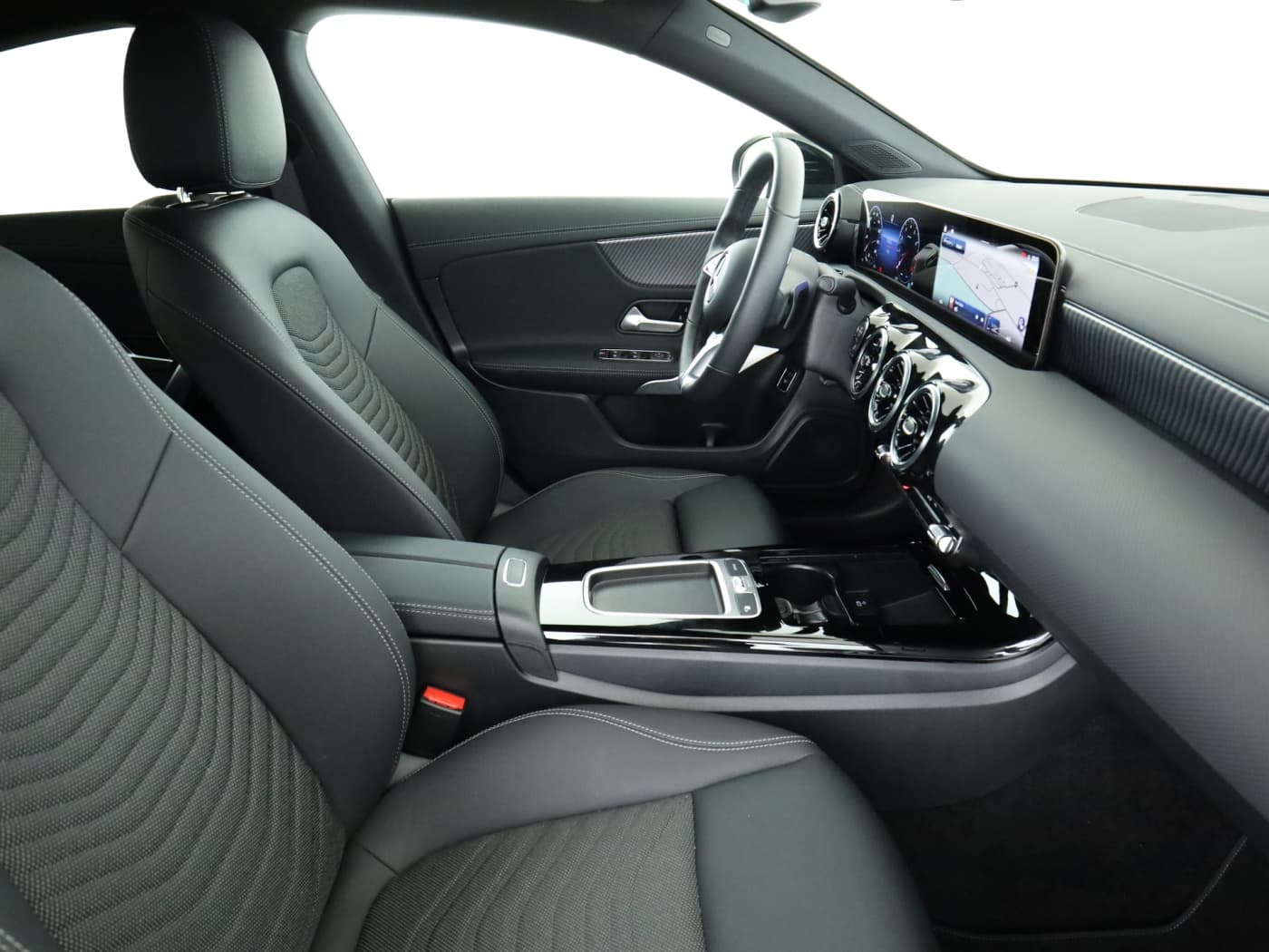 Mercedes-Benz CLA 180 Bild 17