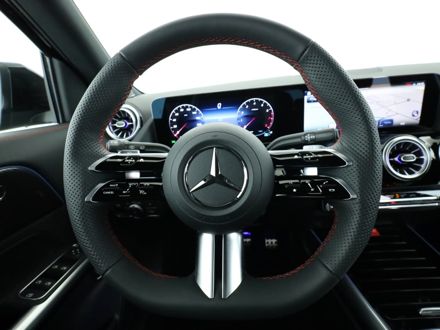 Mercedes-Benz GLA 200 Bild 11