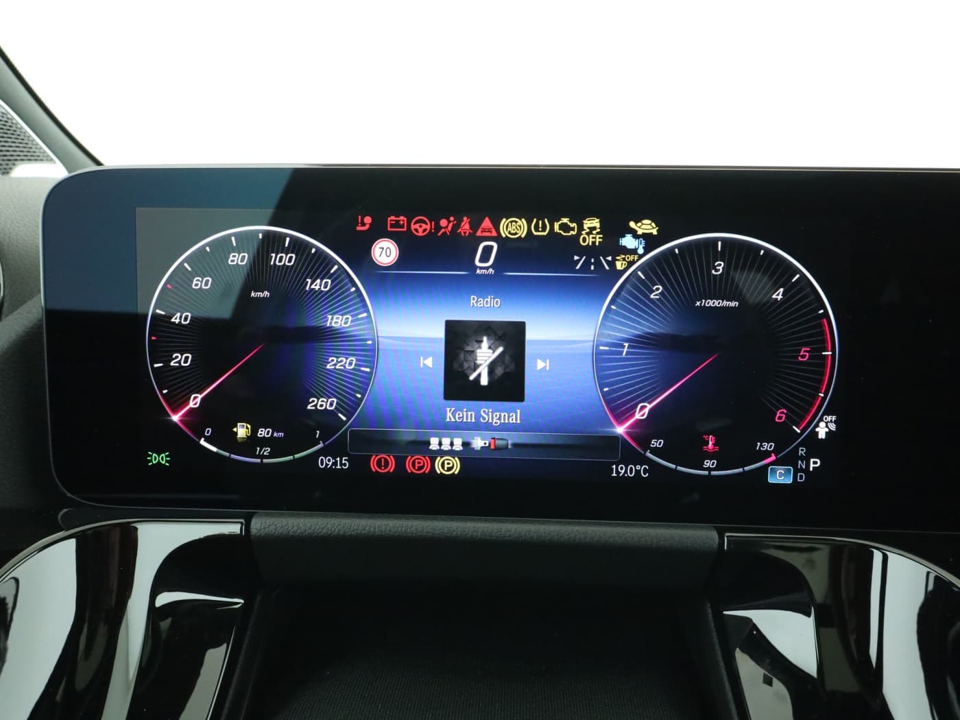 Mercedes-Benz GLA 220 d 4MATIC Bild 12