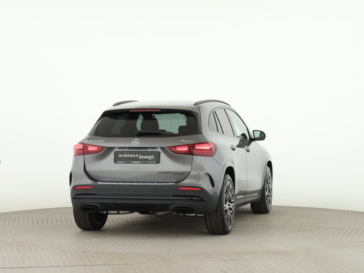 Mercedes-Benz GLA 220 d 4MATIC Bild 2