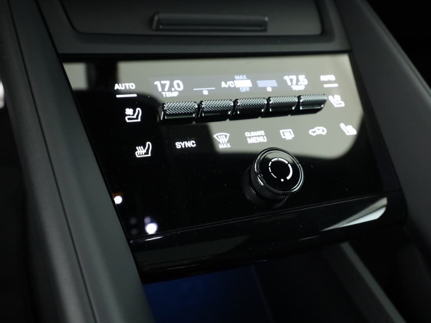 Porsche Macan 4S Electric Bild 14