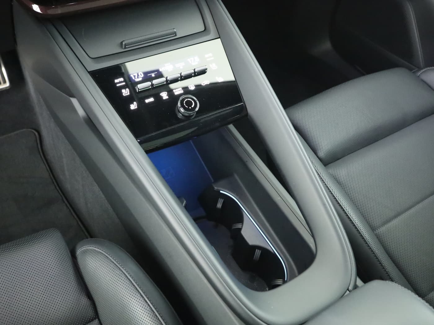 Porsche Macan 4S Electric Bild 15