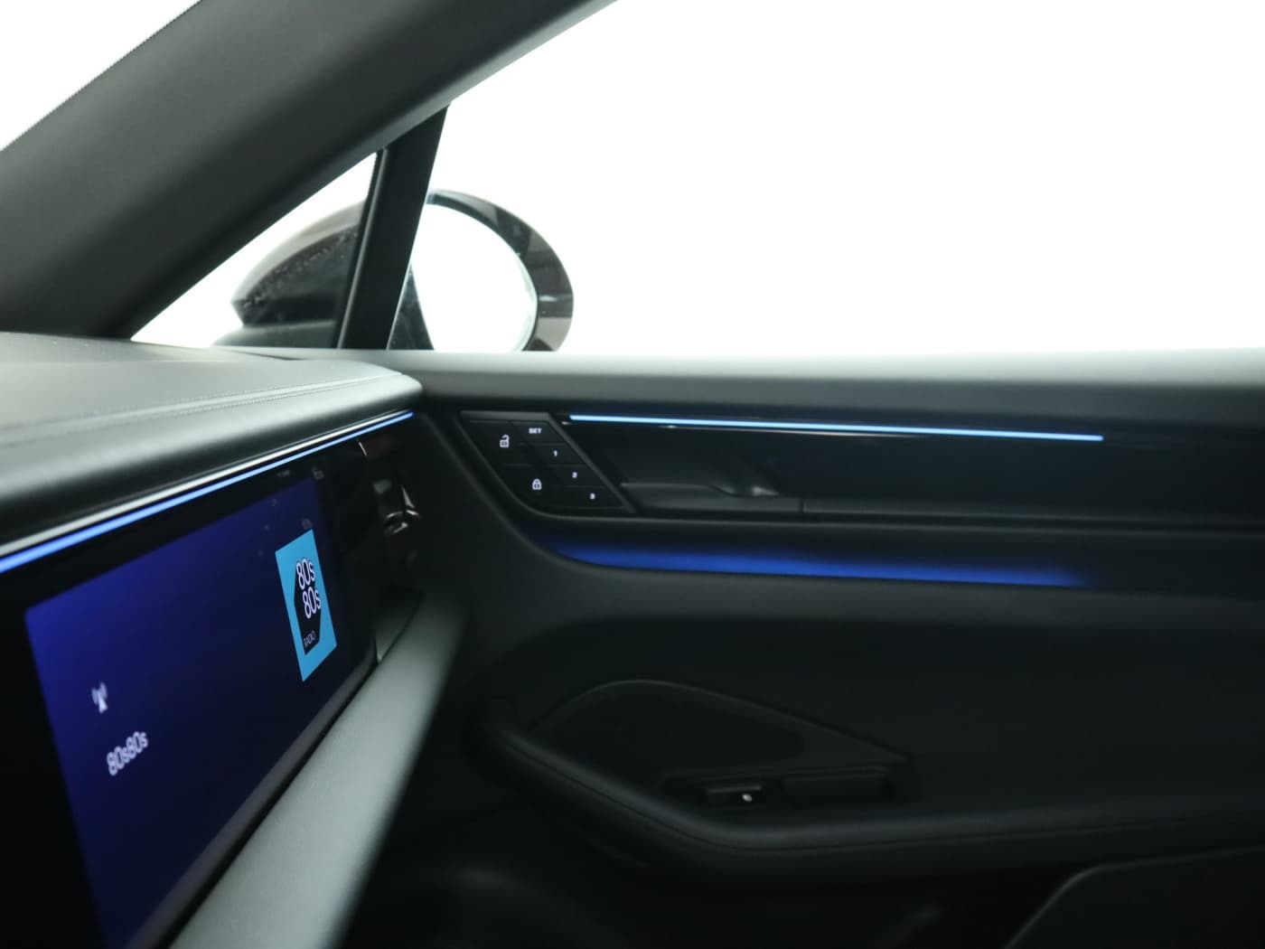 Porsche Macan 4S Electric Bild 16
