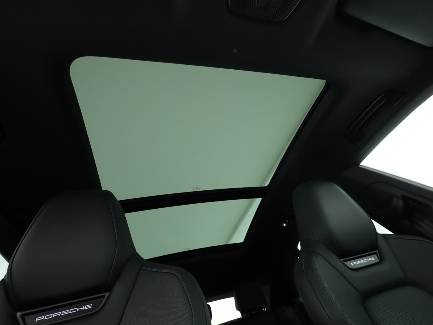 Porsche Macan 4S Electric Bild 21