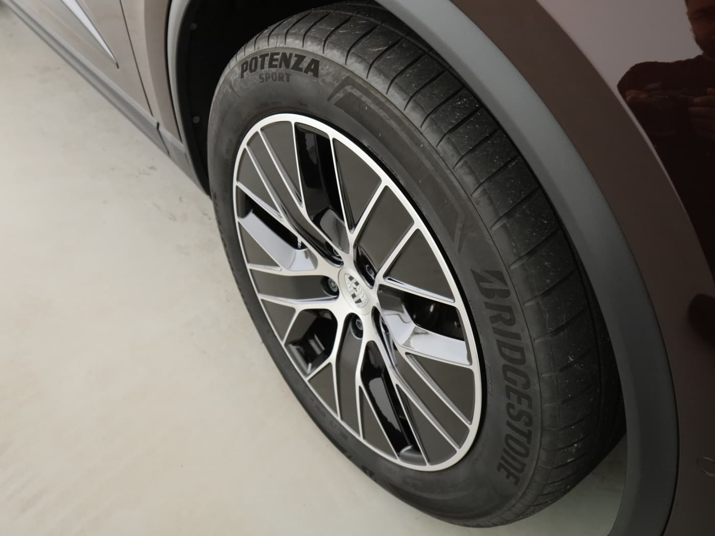 Porsche Macan 4S Electric Bild 22