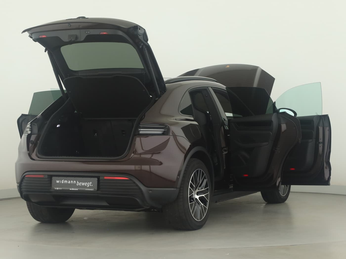 Porsche Macan 4S Electric Bild 9