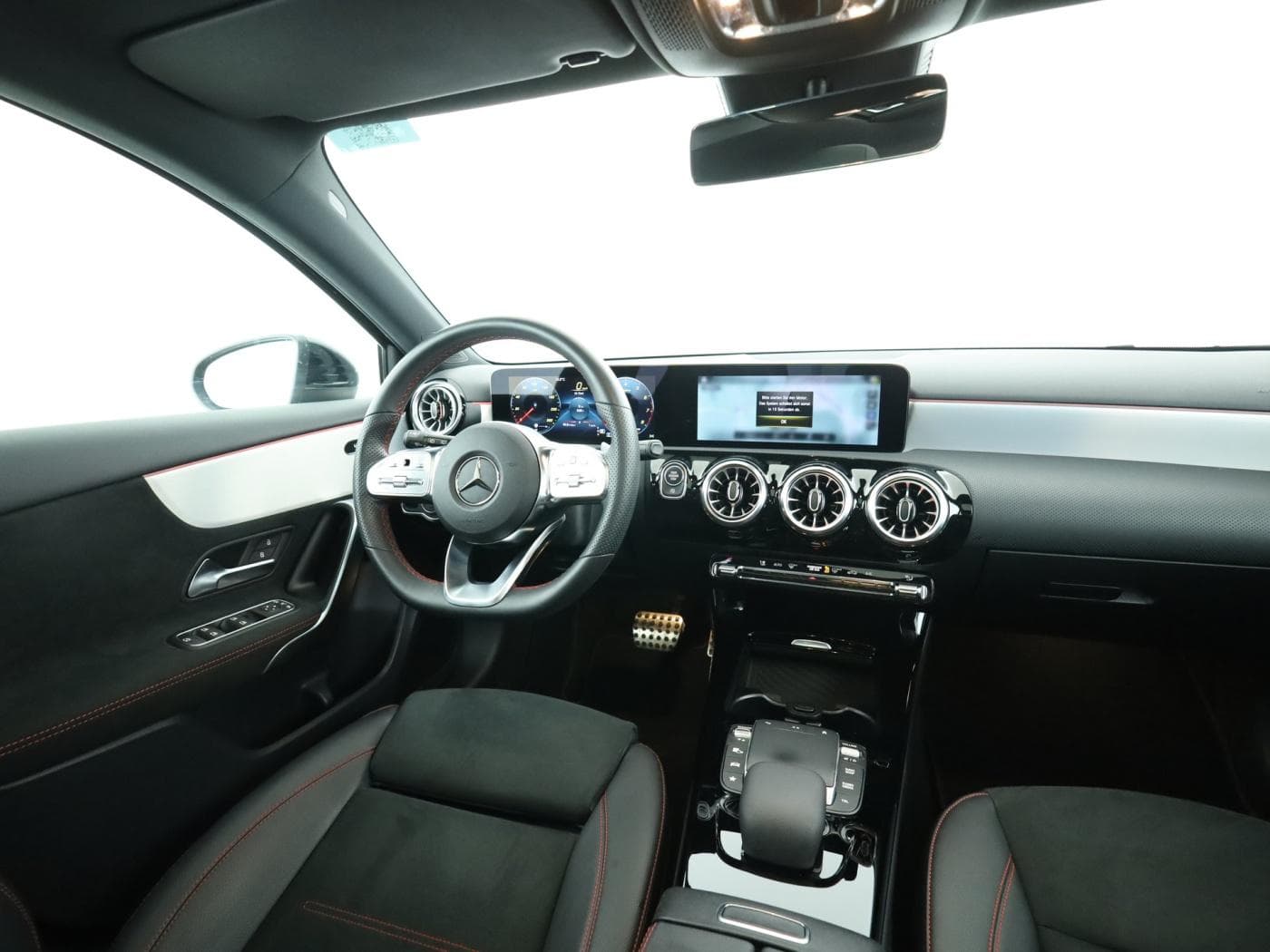 Mercedes-Benz A 250 4M Bild 10