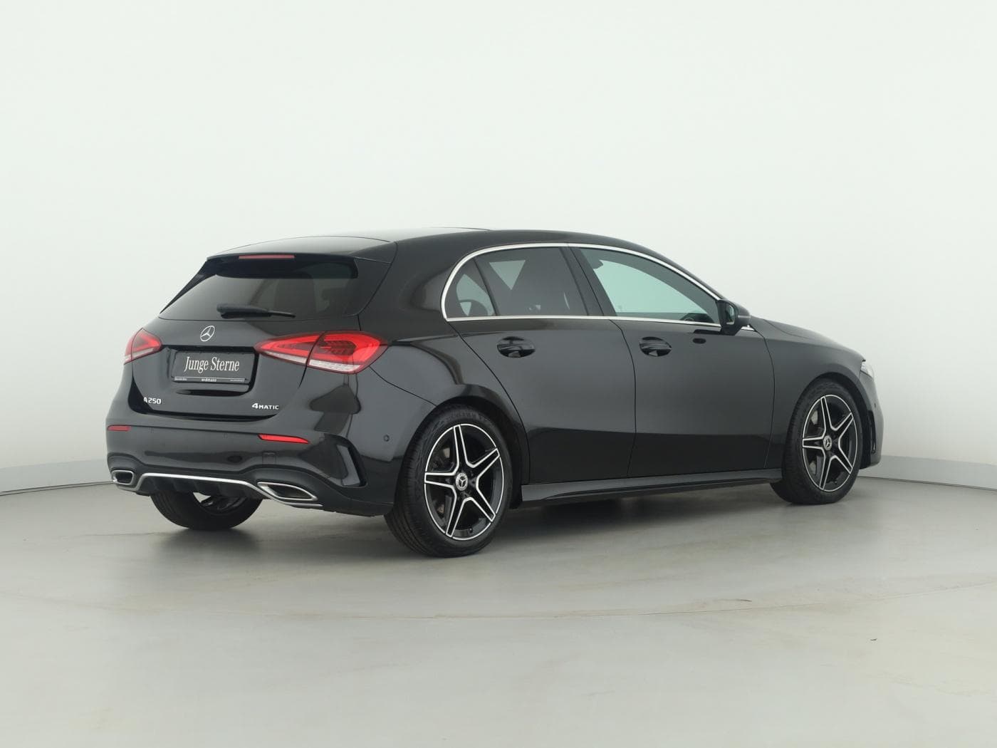 Mercedes-Benz A 250 4M Bild 6