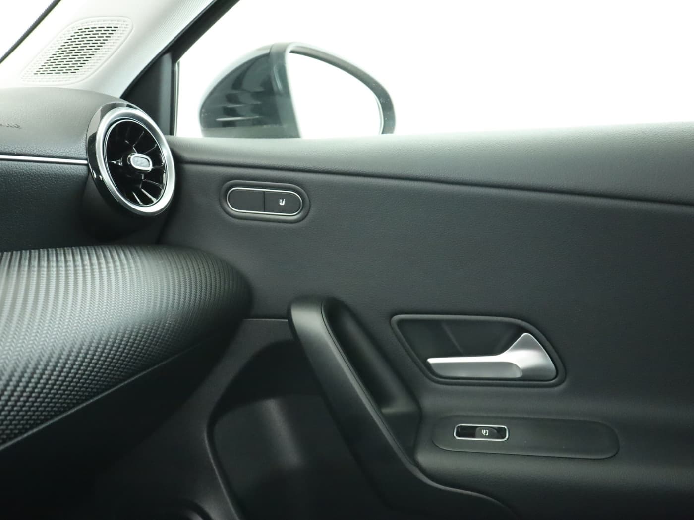 Mercedes-Benz A 250 e Bild 16