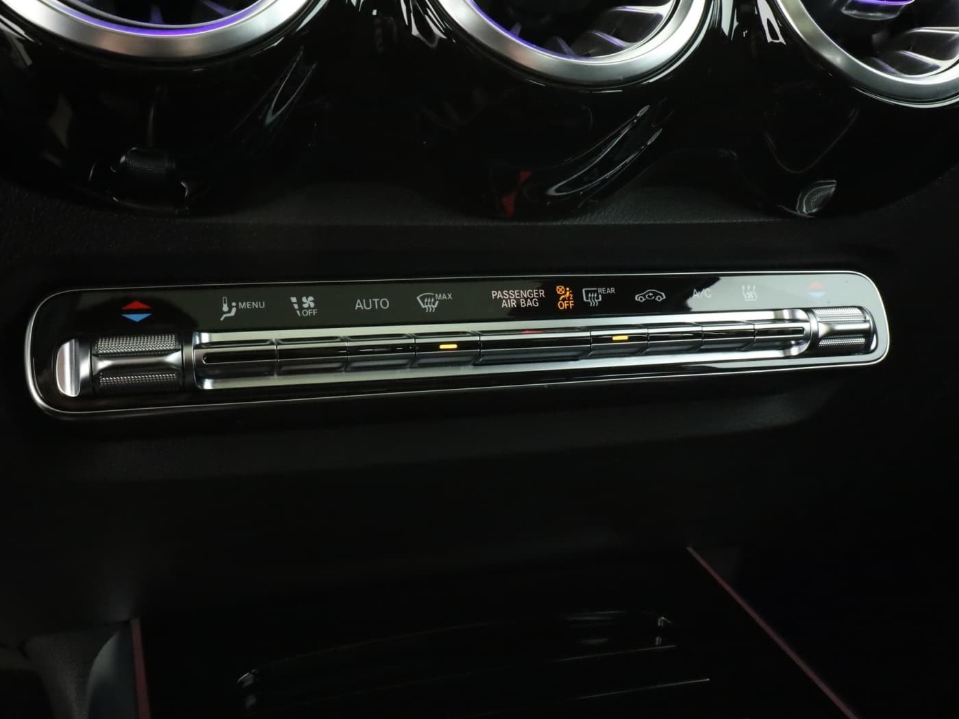 Mercedes-Benz EQB 300 4M Bild 14