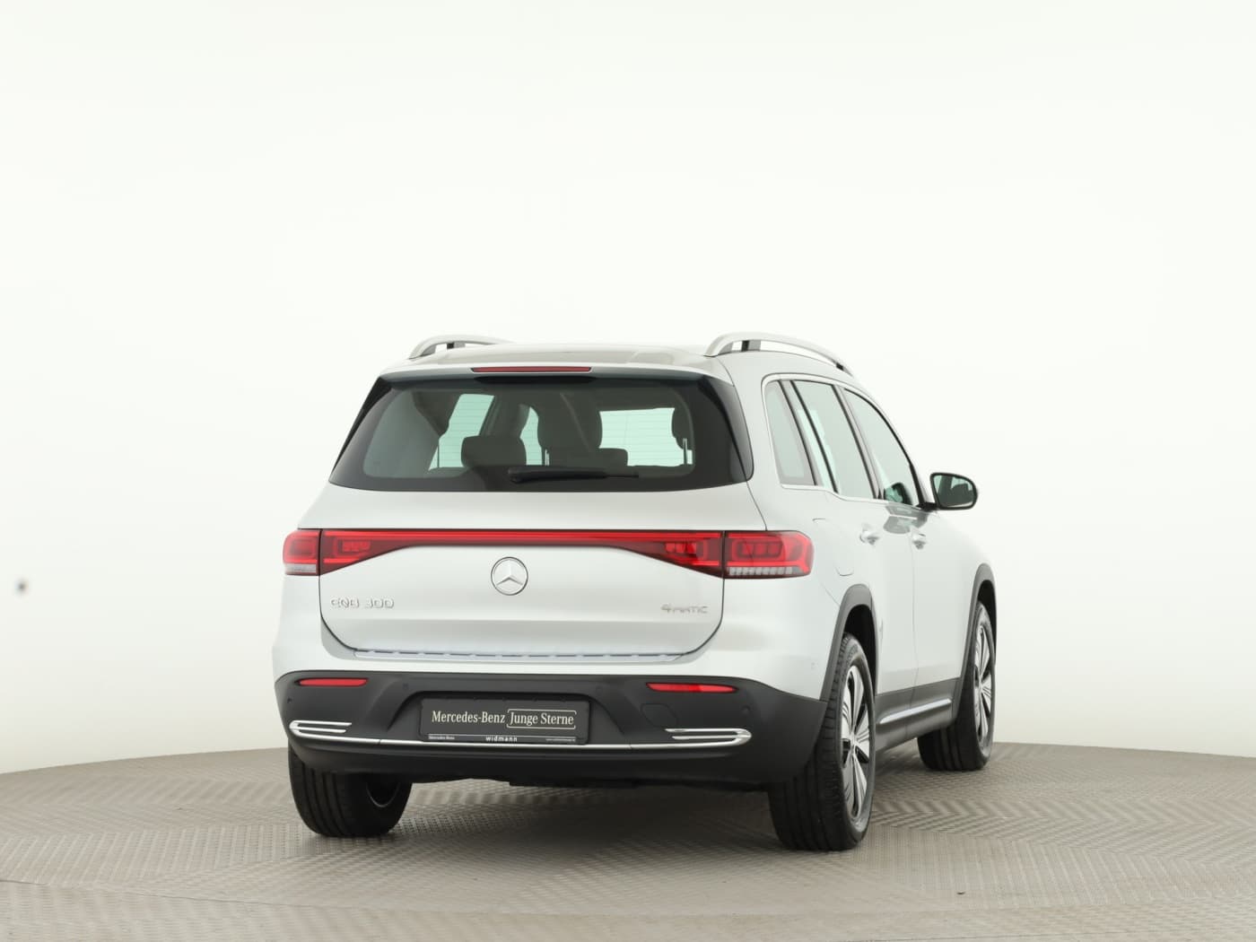 Mercedes-Benz EQB 300 4M Bild 2