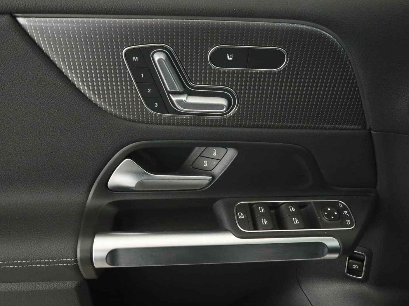 Mercedes-Benz EQB 300 4M Bild 20
