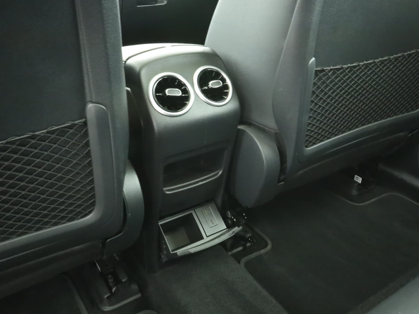 Mercedes-Benz EQB 300 4M Bild 24