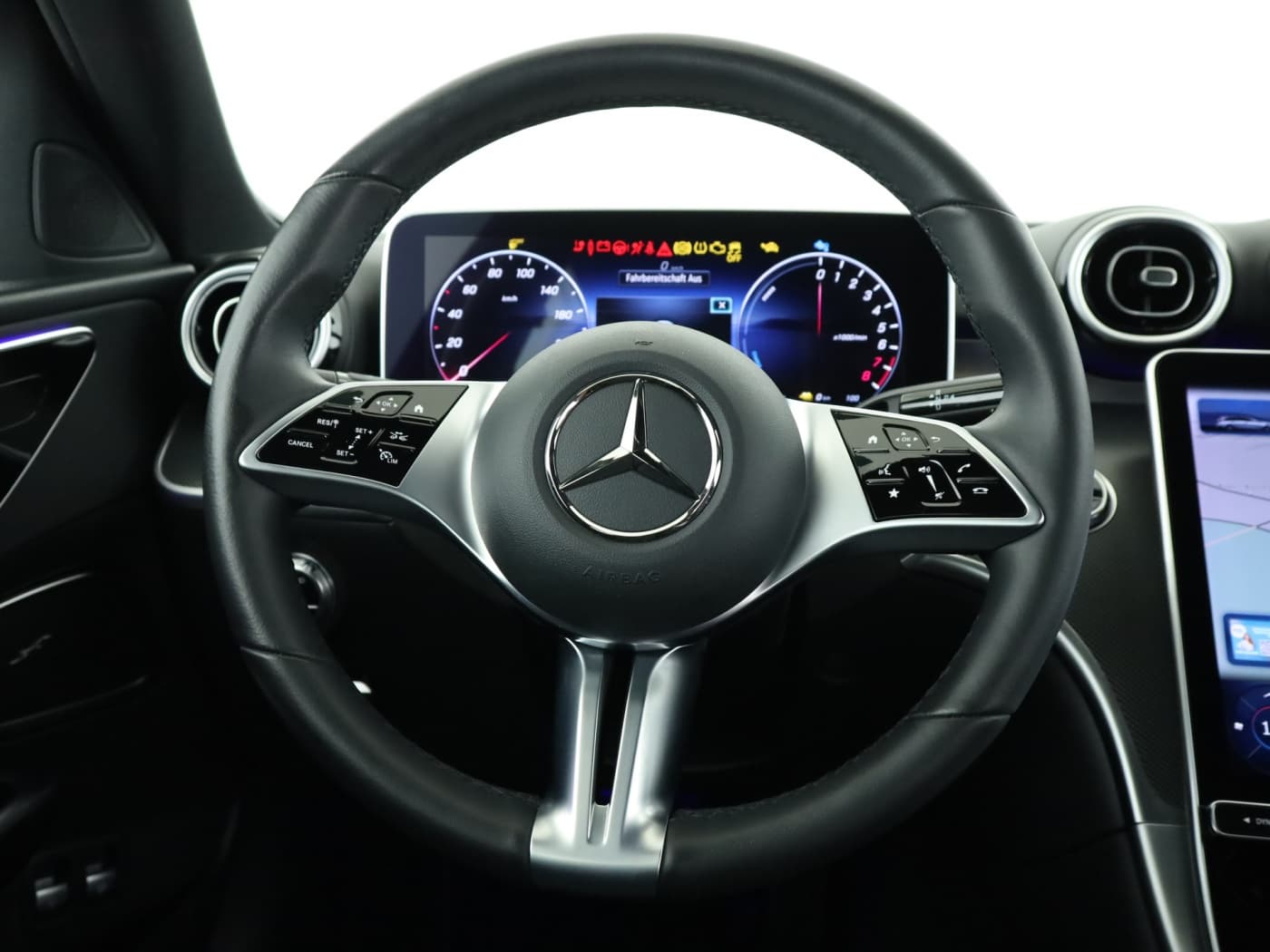 Mercedes-Benz C 300 e T Bild 11