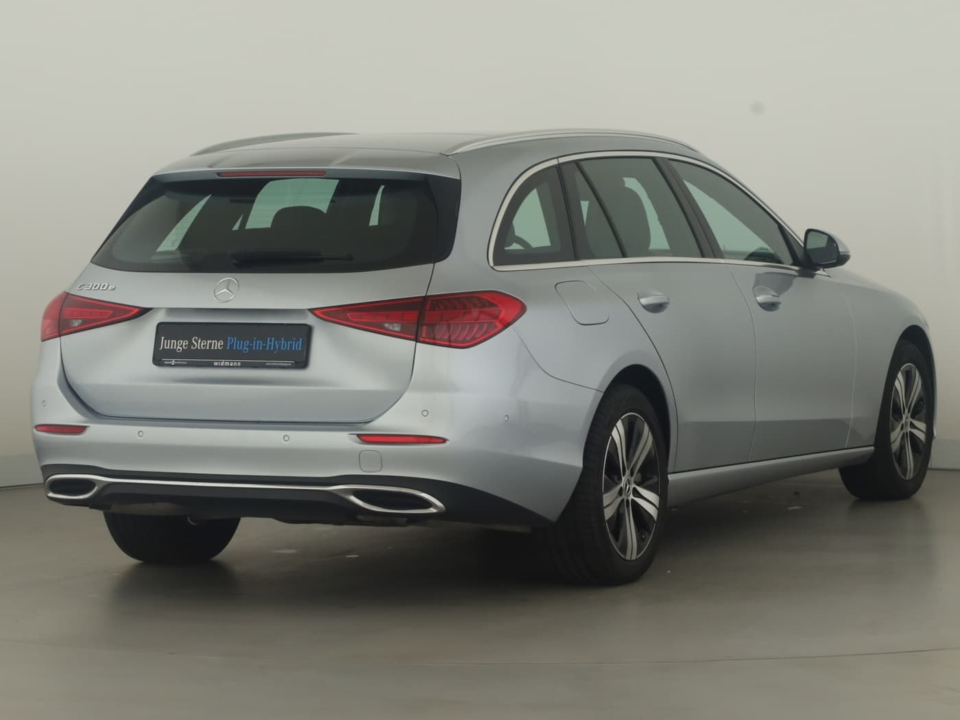 Mercedes-Benz C 300 e T Bild 2