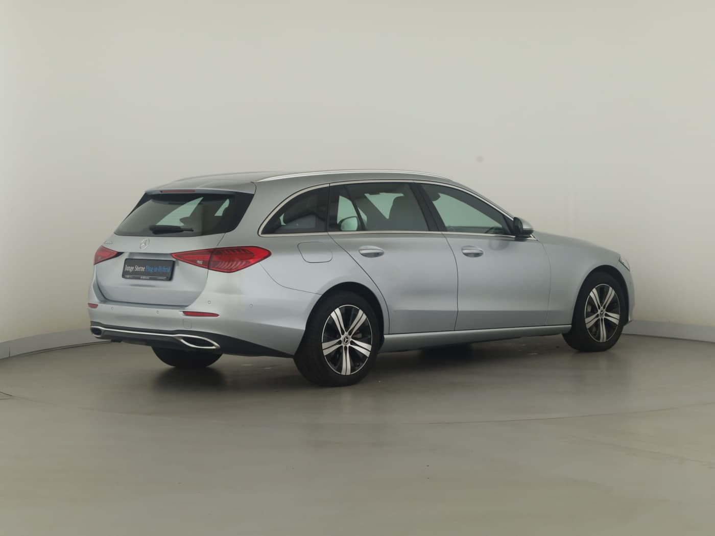 Mercedes-Benz C 300 e T Bild 6