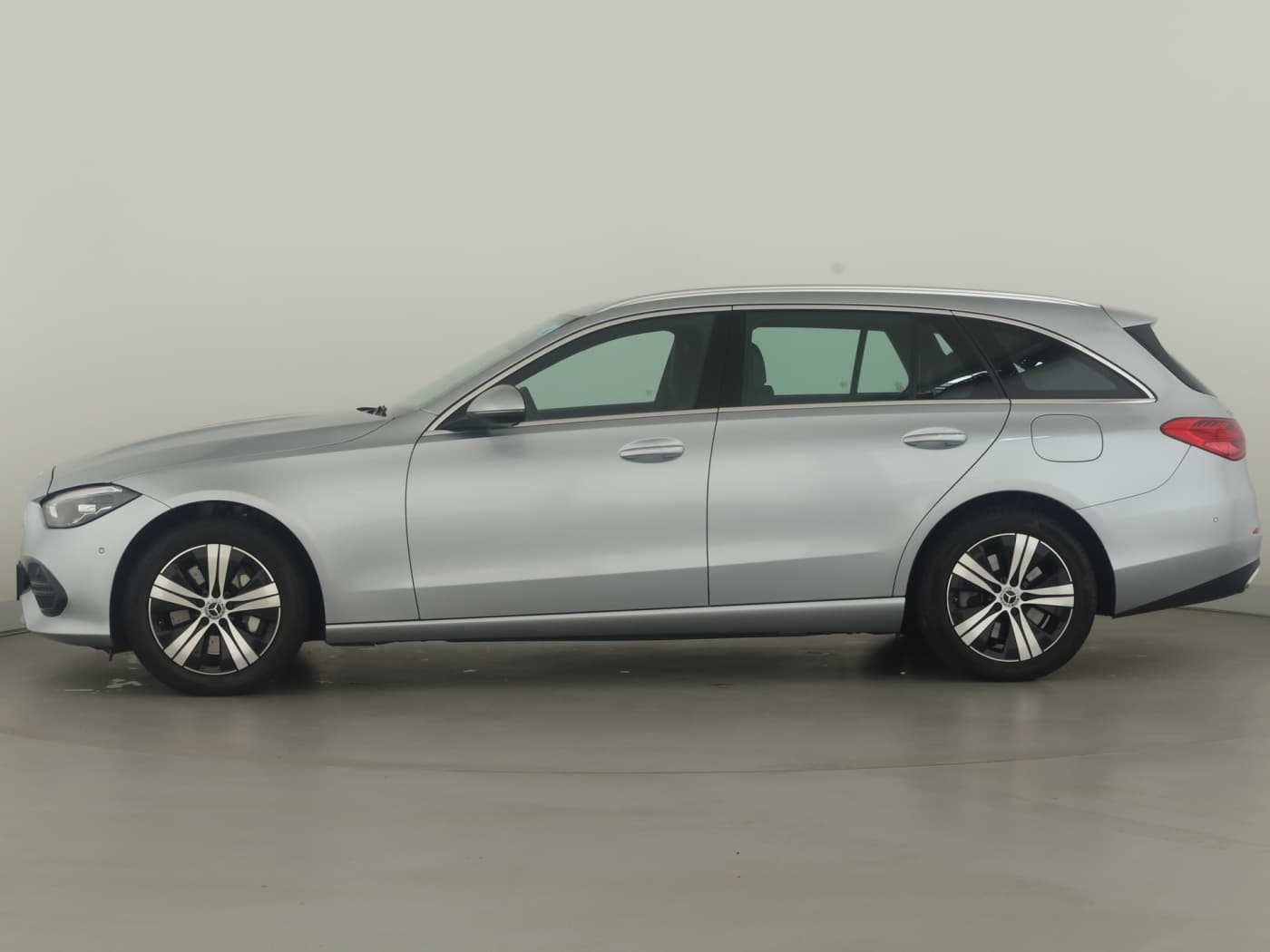 Mercedes-Benz C 300 e T Bild 7