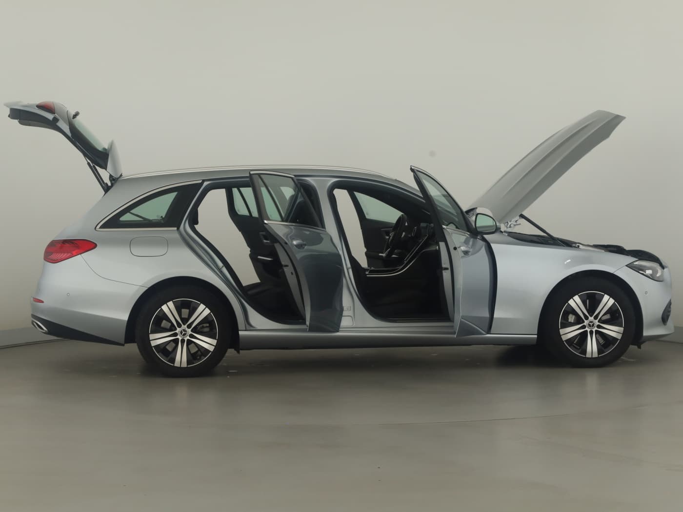 Mercedes-Benz C 300 e T Bild 8