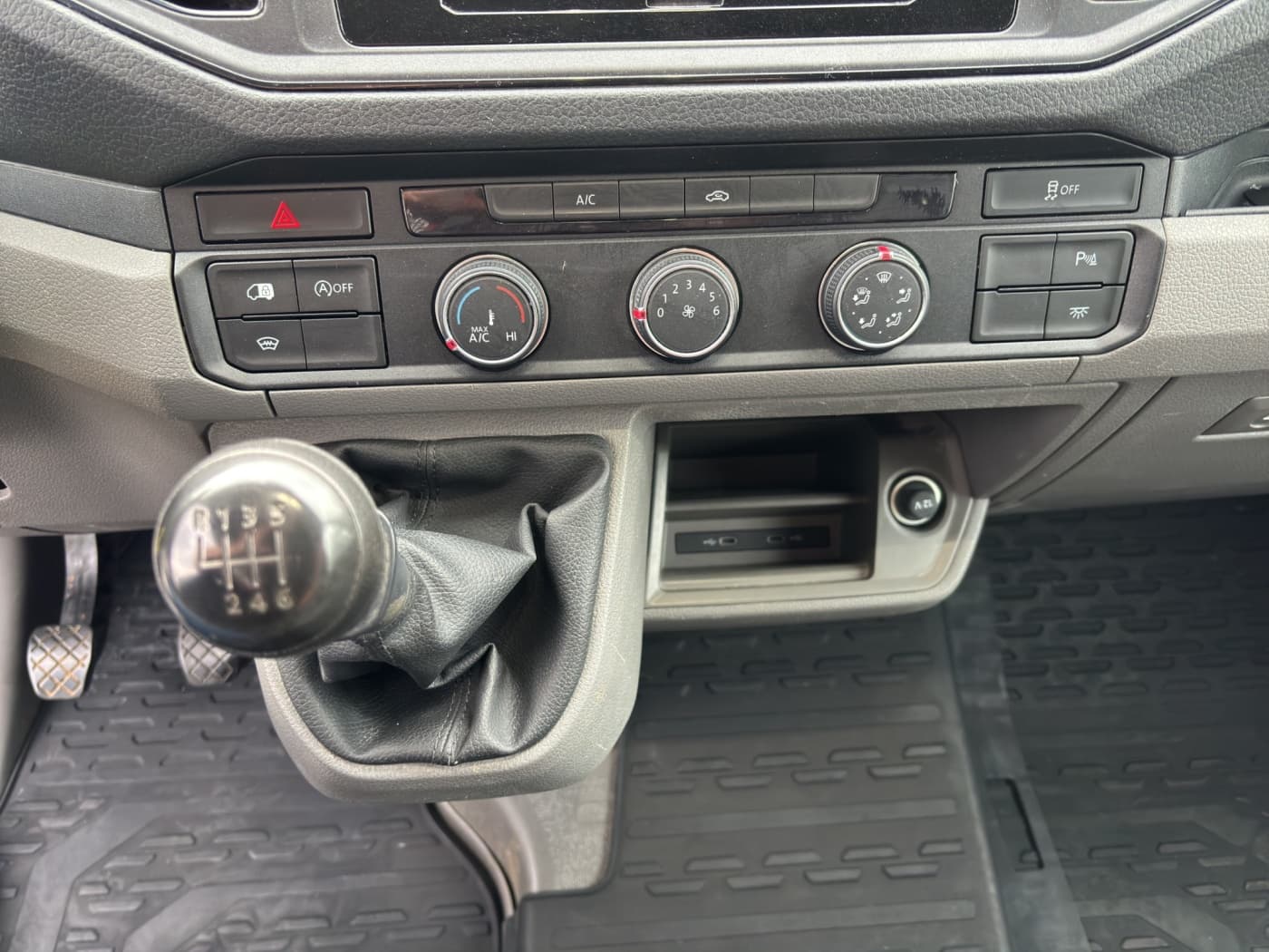 Volkswagen Crafter 30 2.0 TDI 75 kW MR/ND Bild 13