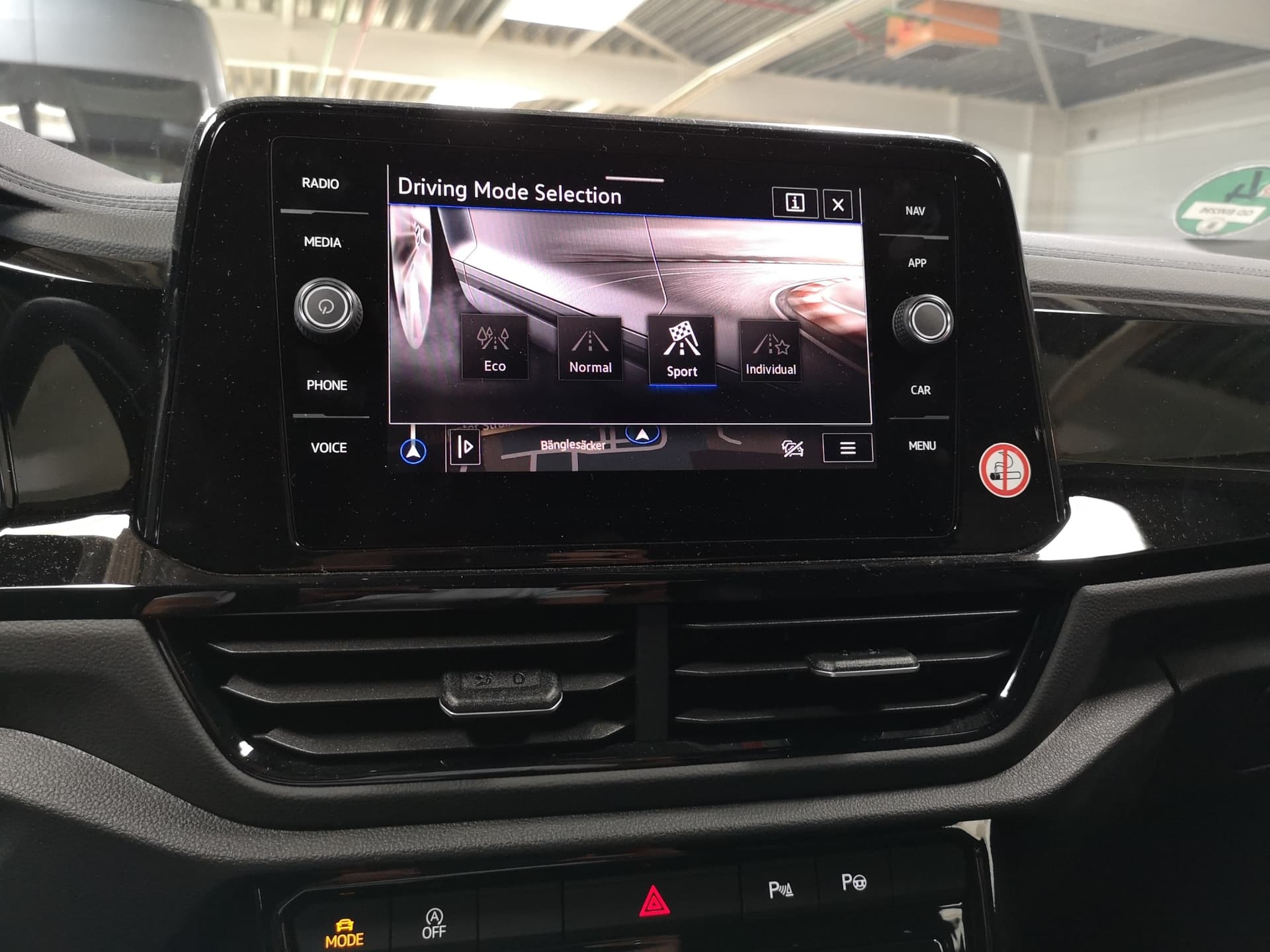 Volkswagen T-Roc R-Line 1.5 l TSI OPF DSG Bild 24