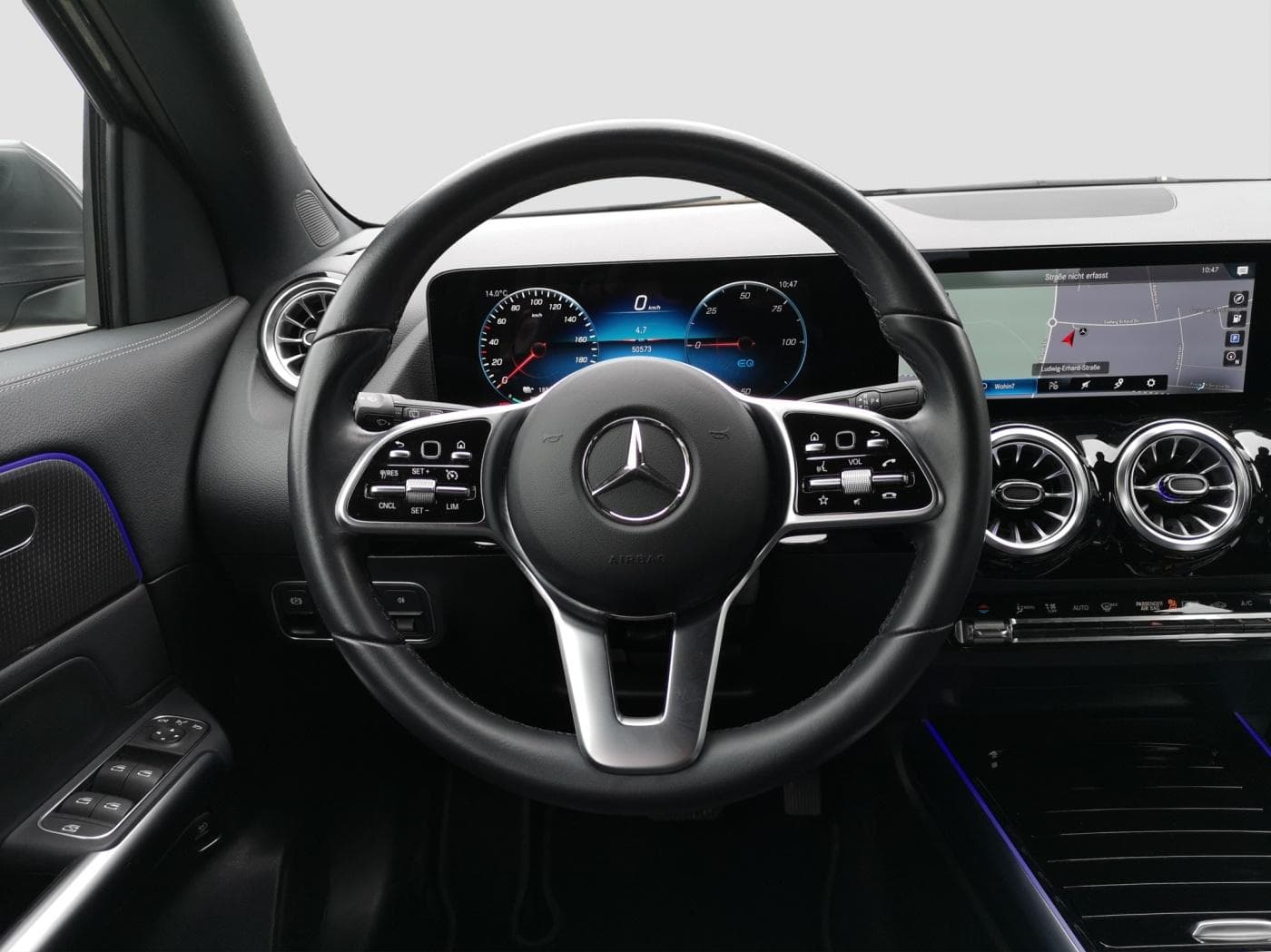 Mercedes-Benz EQA 300 4M Bild 10