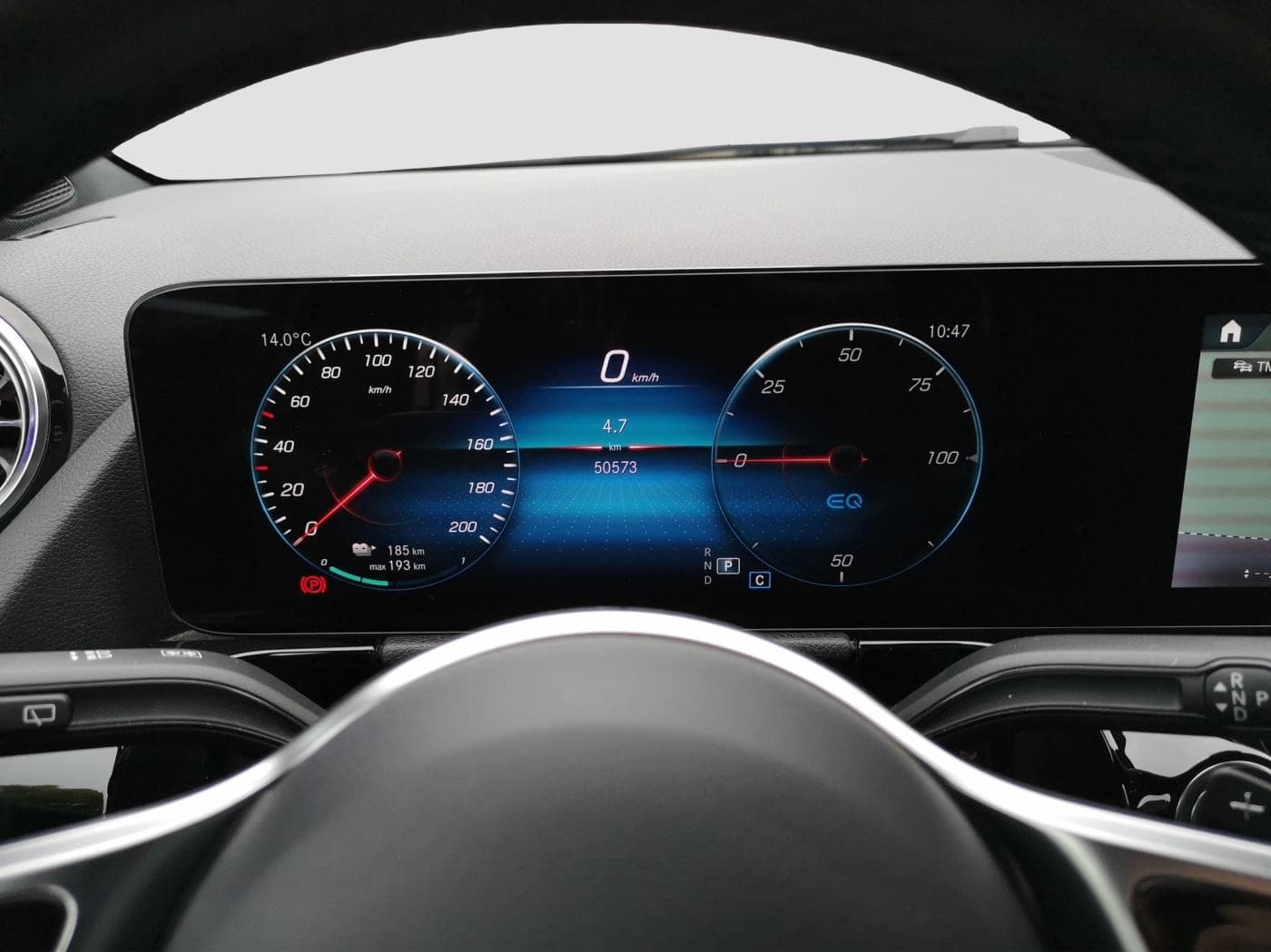 Mercedes-Benz EQA 300 4M Bild 11