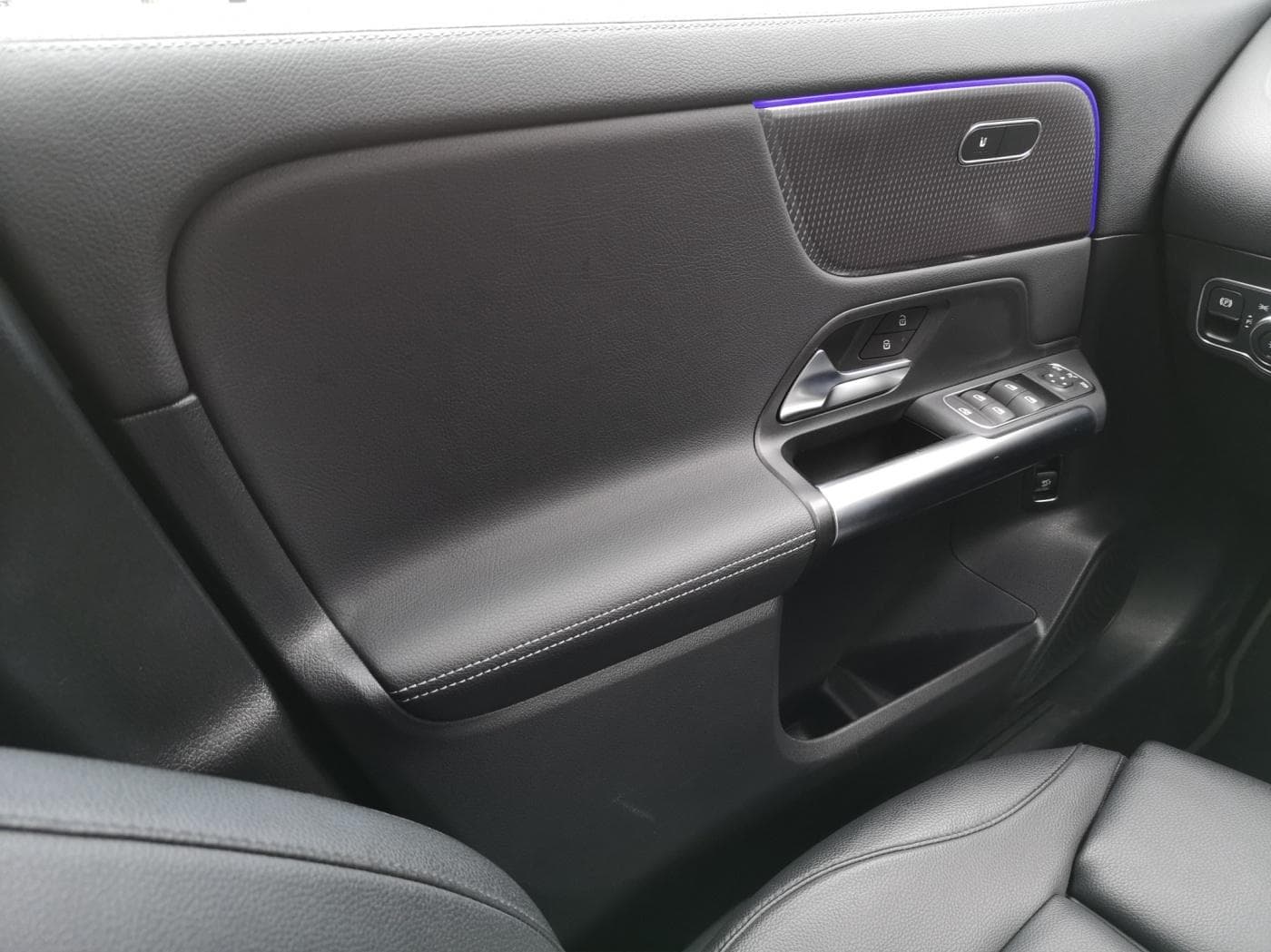 Mercedes-Benz EQA 300 4M Bild 17