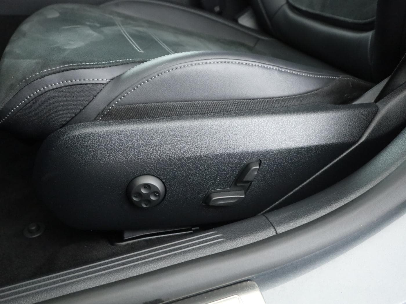 Mercedes-Benz C 220 d T Bild 25