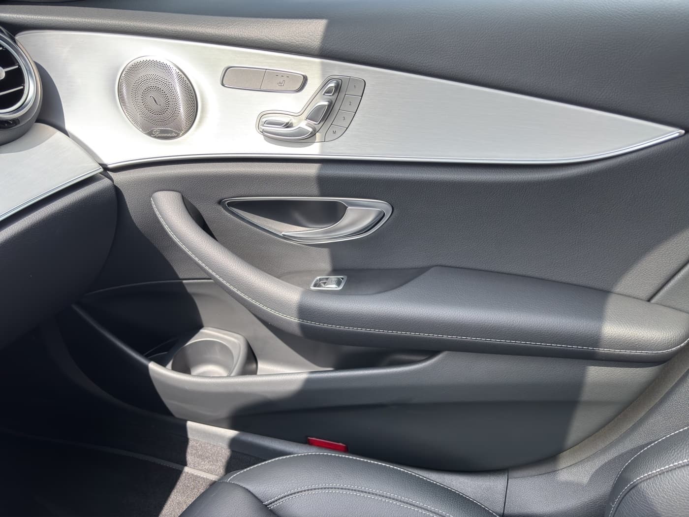 Mercedes-Benz E 220 d Bild 14