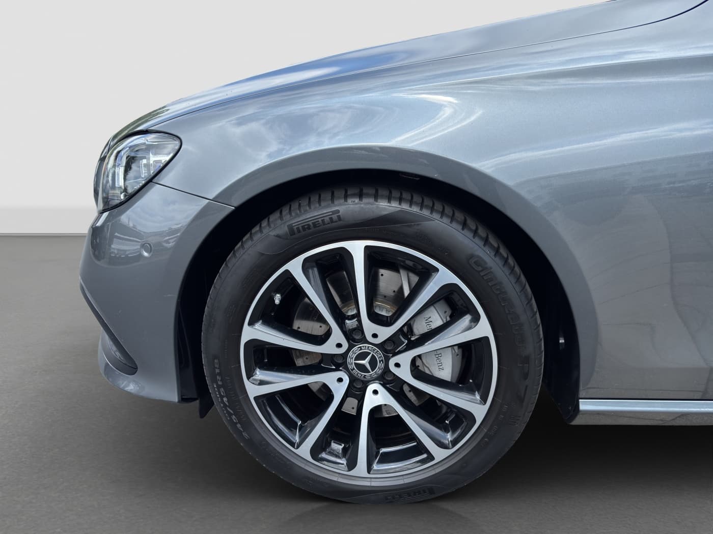 Mercedes-Benz E 220 d Bild 20