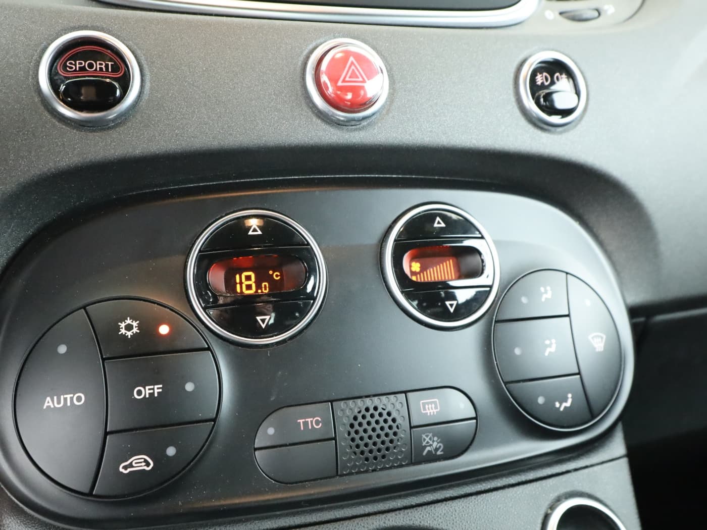 Fiat 500 Abarth 1.4 T-Jet 16V Competizione Bild 14