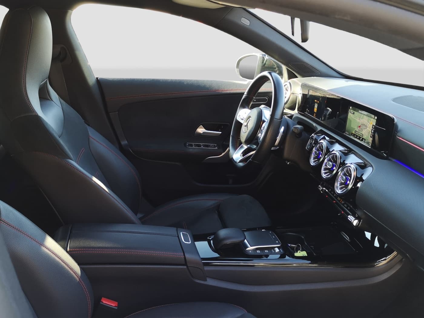 Mercedes-Benz CLA 200 d SB Bild 15