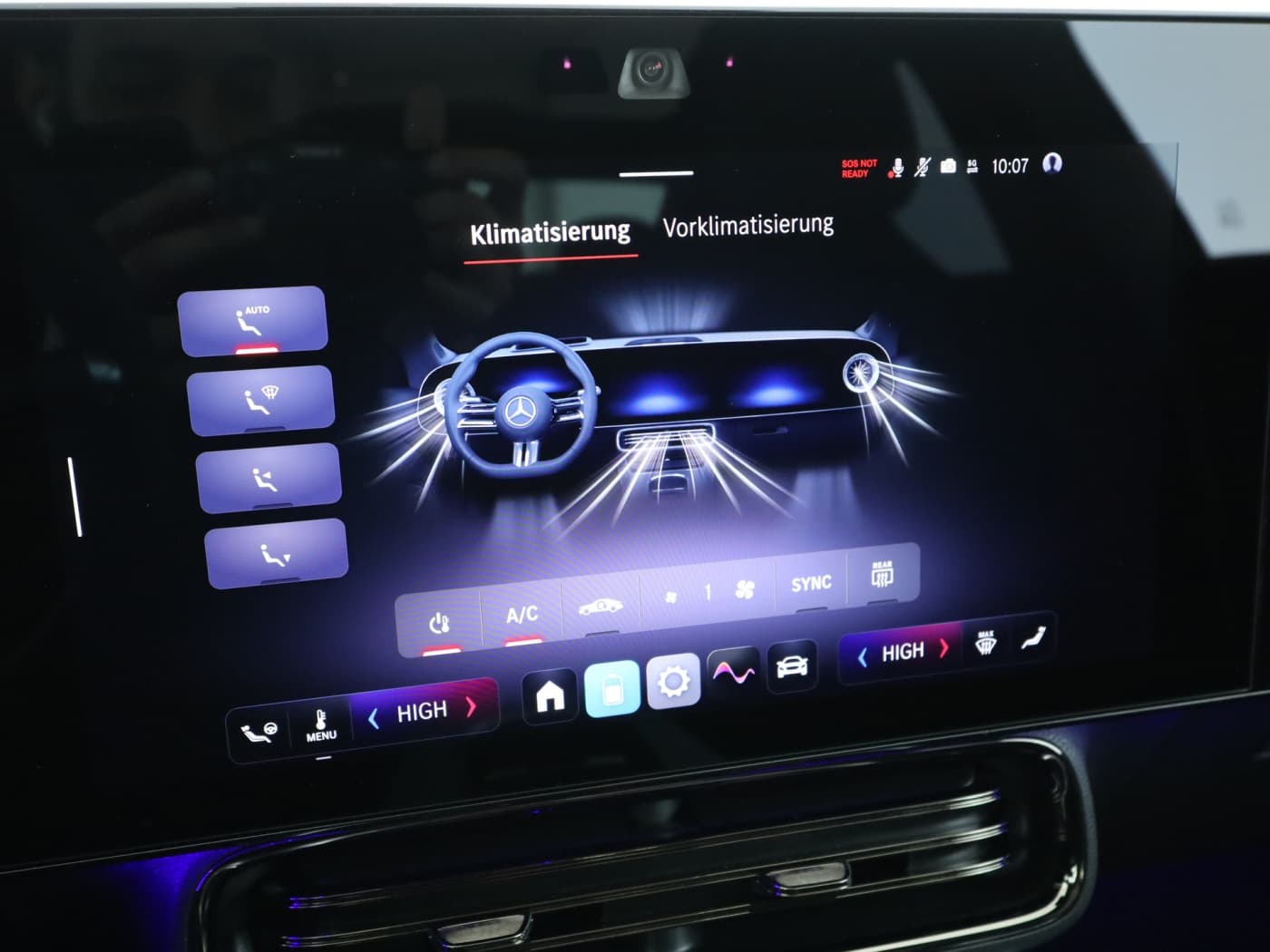 Mercedes-Benz CLA 350 4MATIC mit EQ Technologie Bild 14