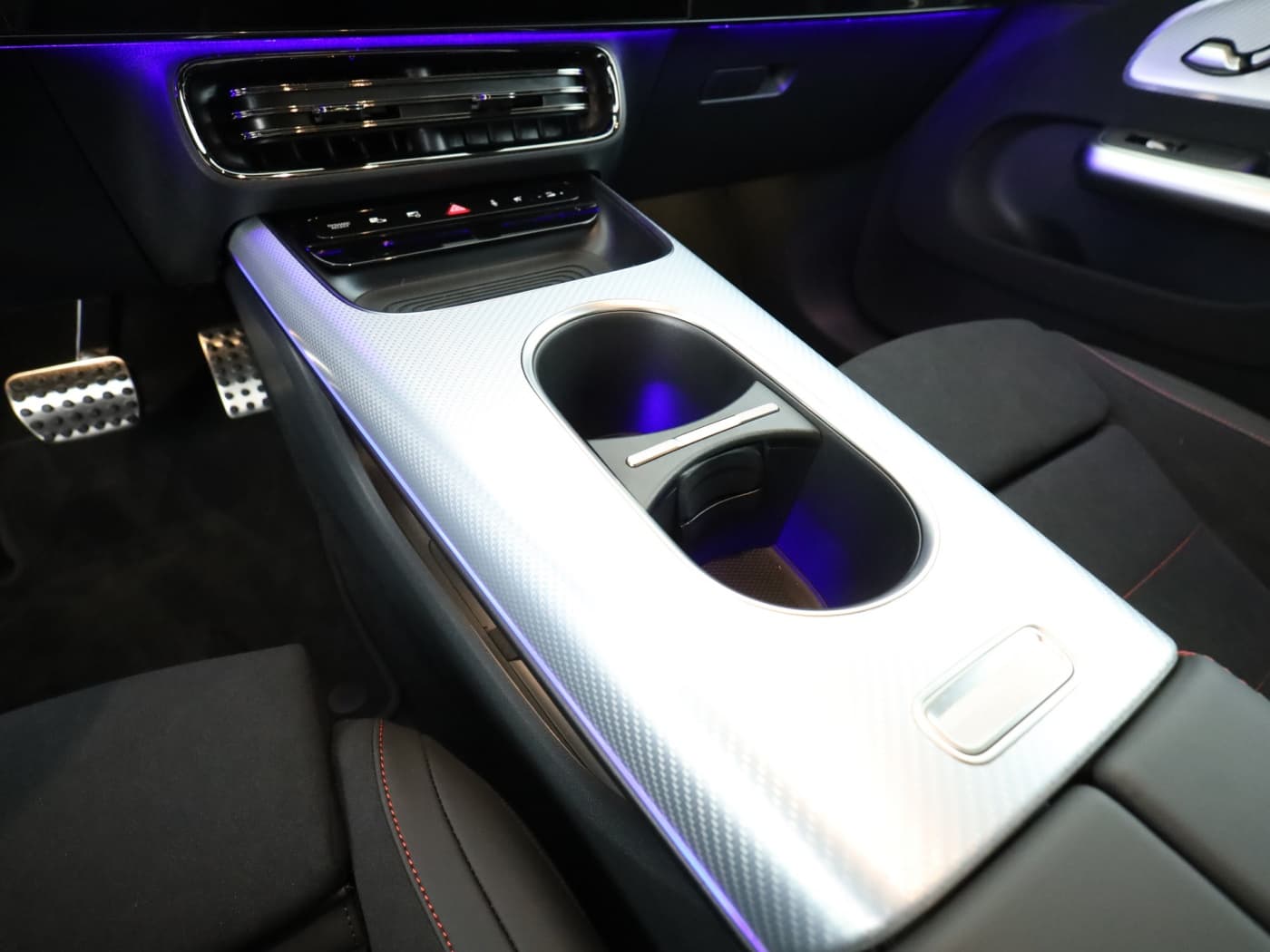 Mercedes-Benz CLA 350 4MATIC mit EQ Technologie Bild 15