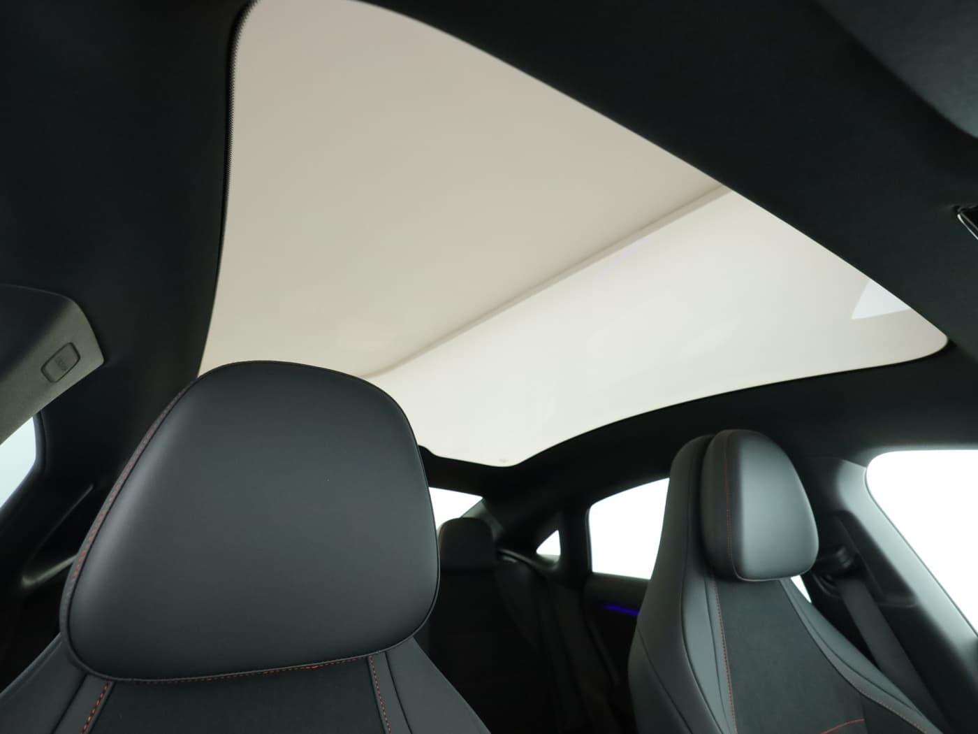 Mercedes-Benz CLA 350 4MATIC mit EQ Technologie Bild 21