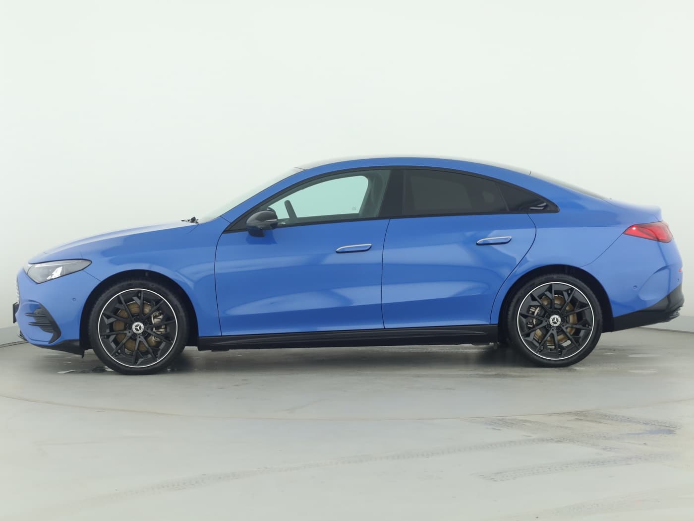Mercedes-Benz CLA 350 4MATIC mit EQ Technologie Bild 7